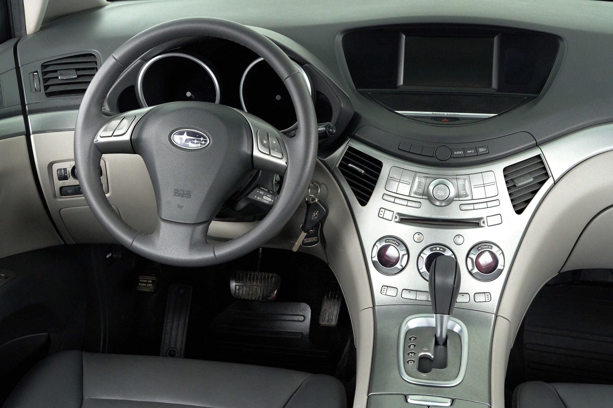 Subaru Tribeca 2011, серый