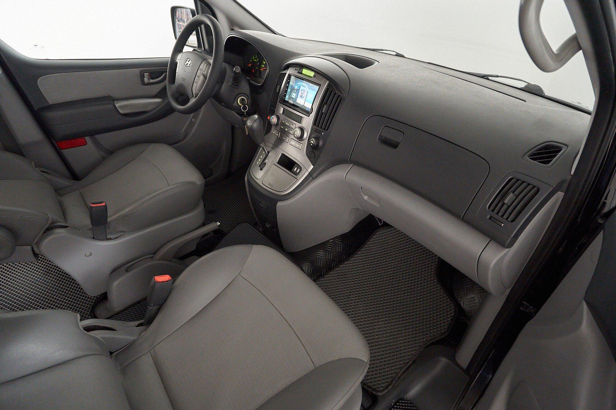 Hyundai Grand Starex 2010, черный
