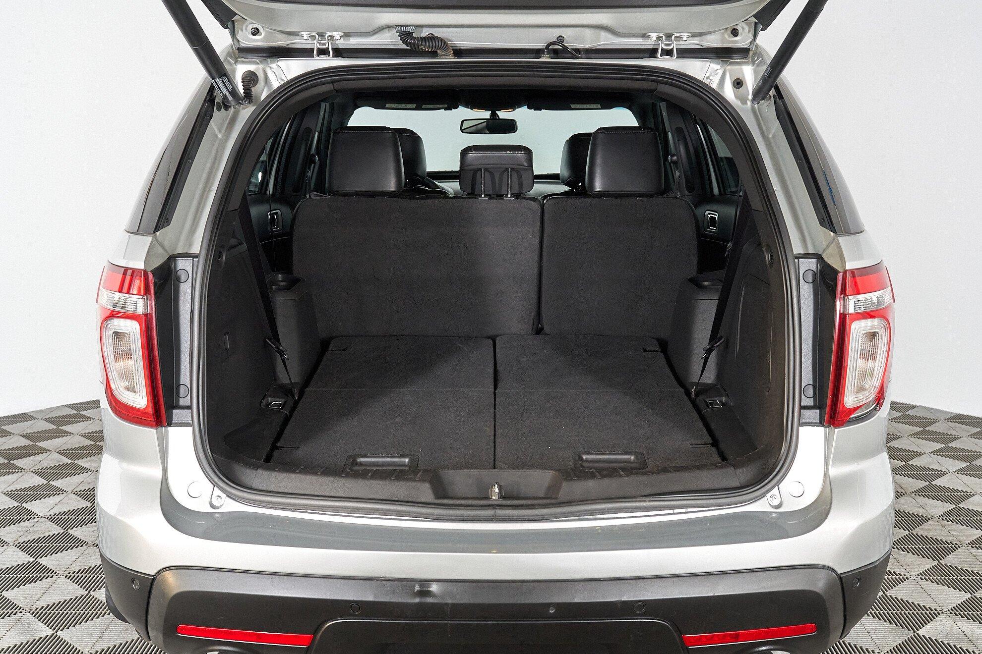 Ford Explorer 2012, серебряный
