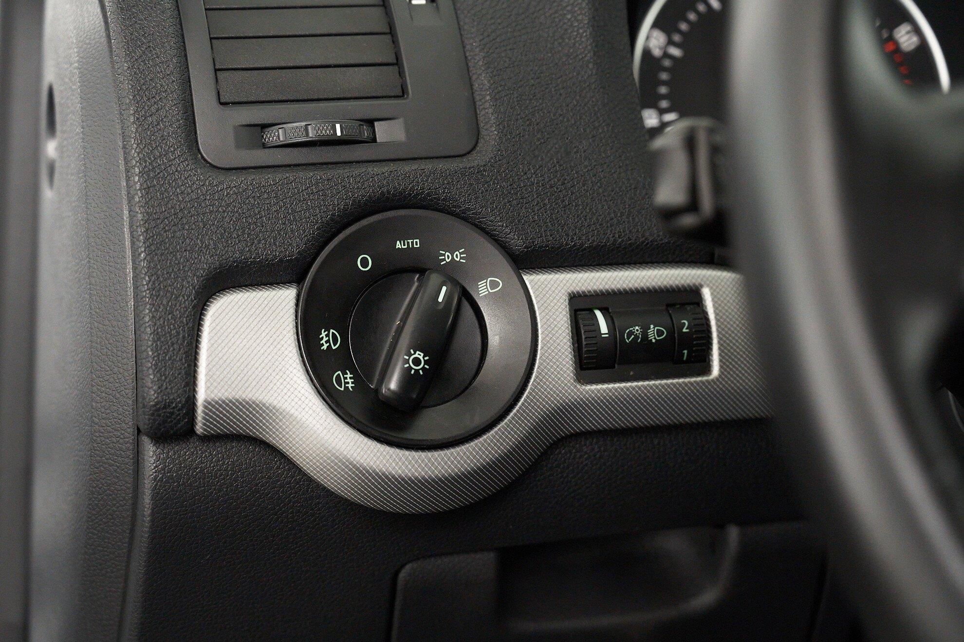 Skoda Octavia 2013, серебряный