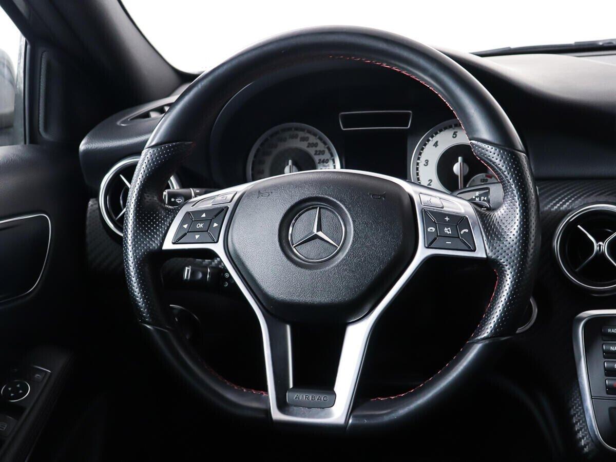 Mercedes-Benz A-Класс 2015, серебряный