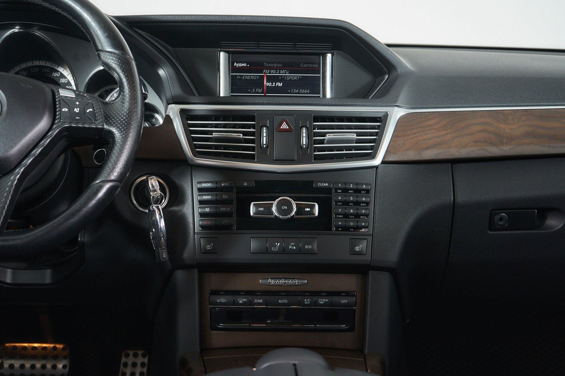 Mercedes-Benz E-Класс 2012, черный