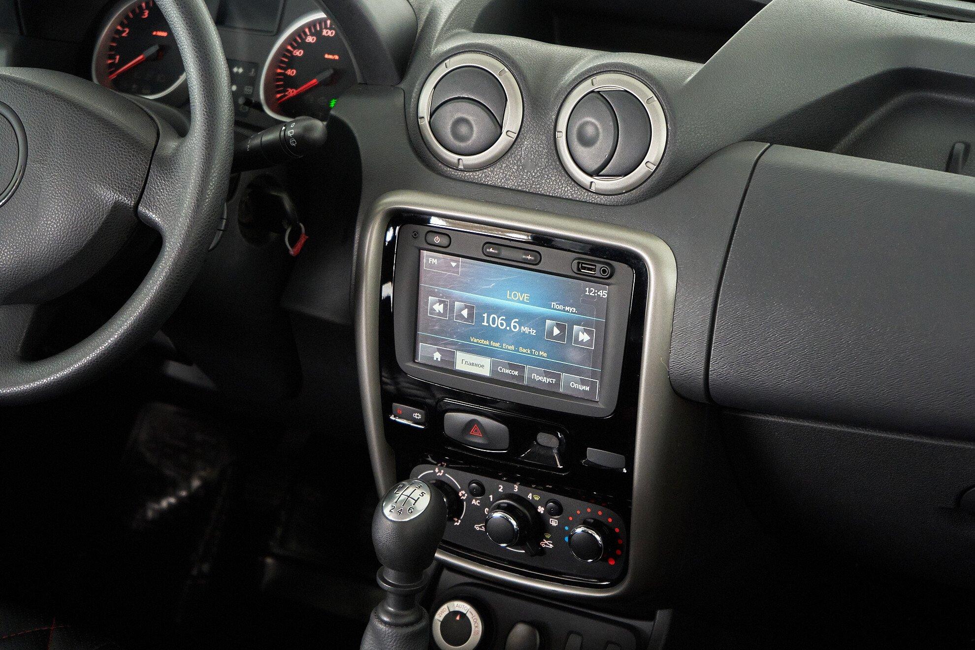 Renault Duster 2015, черный