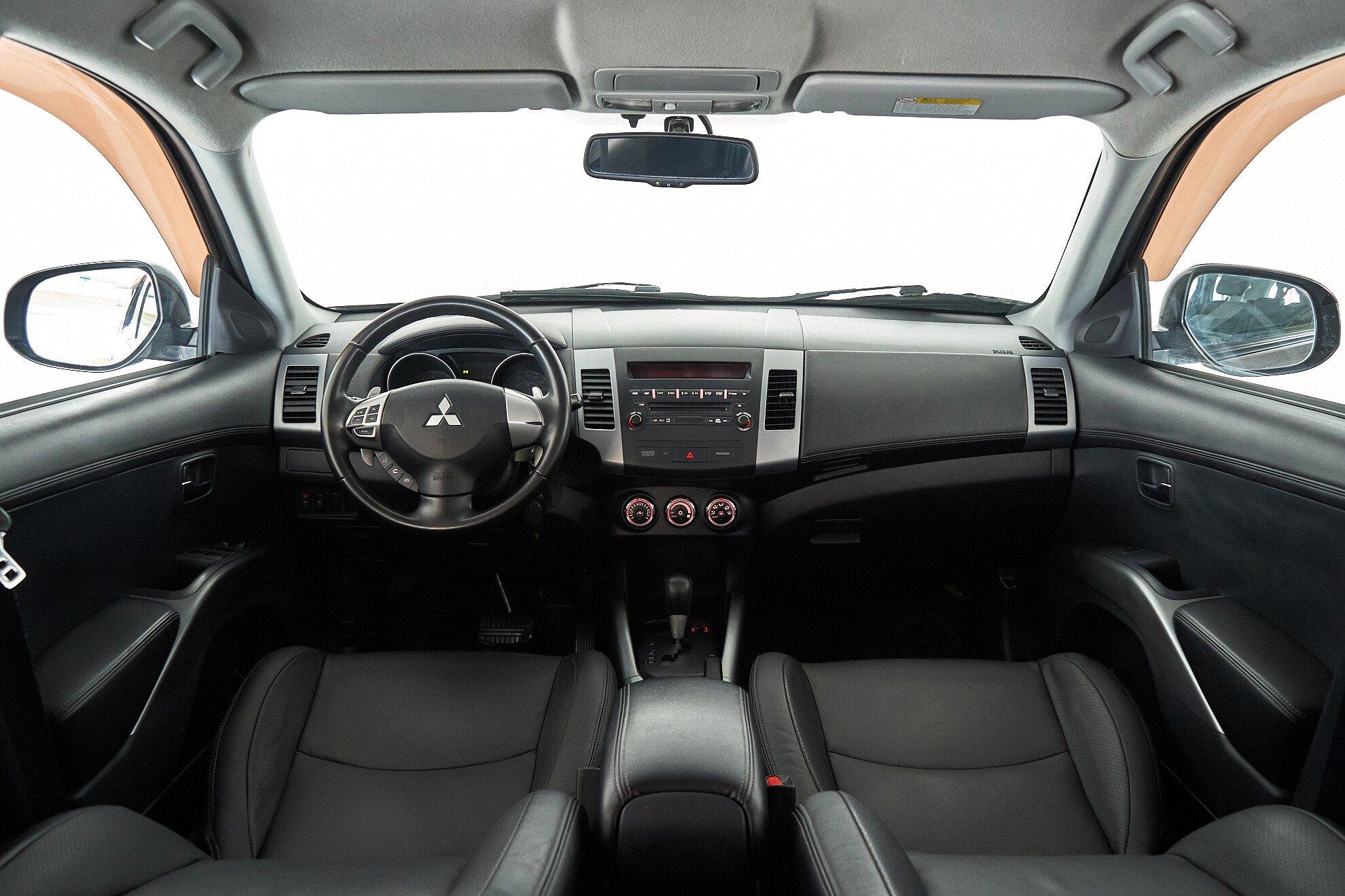 Mitsubishi Outlander 2011, коричневый