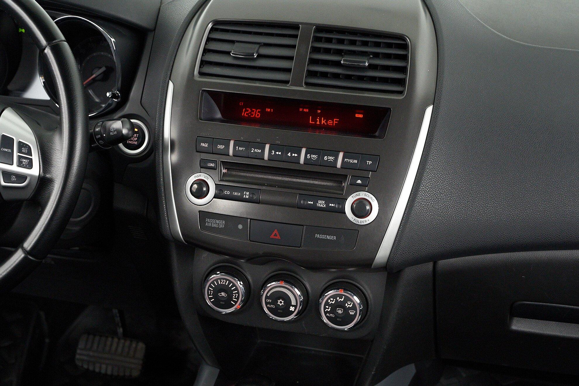 Mitsubishi ASX 2012, белый