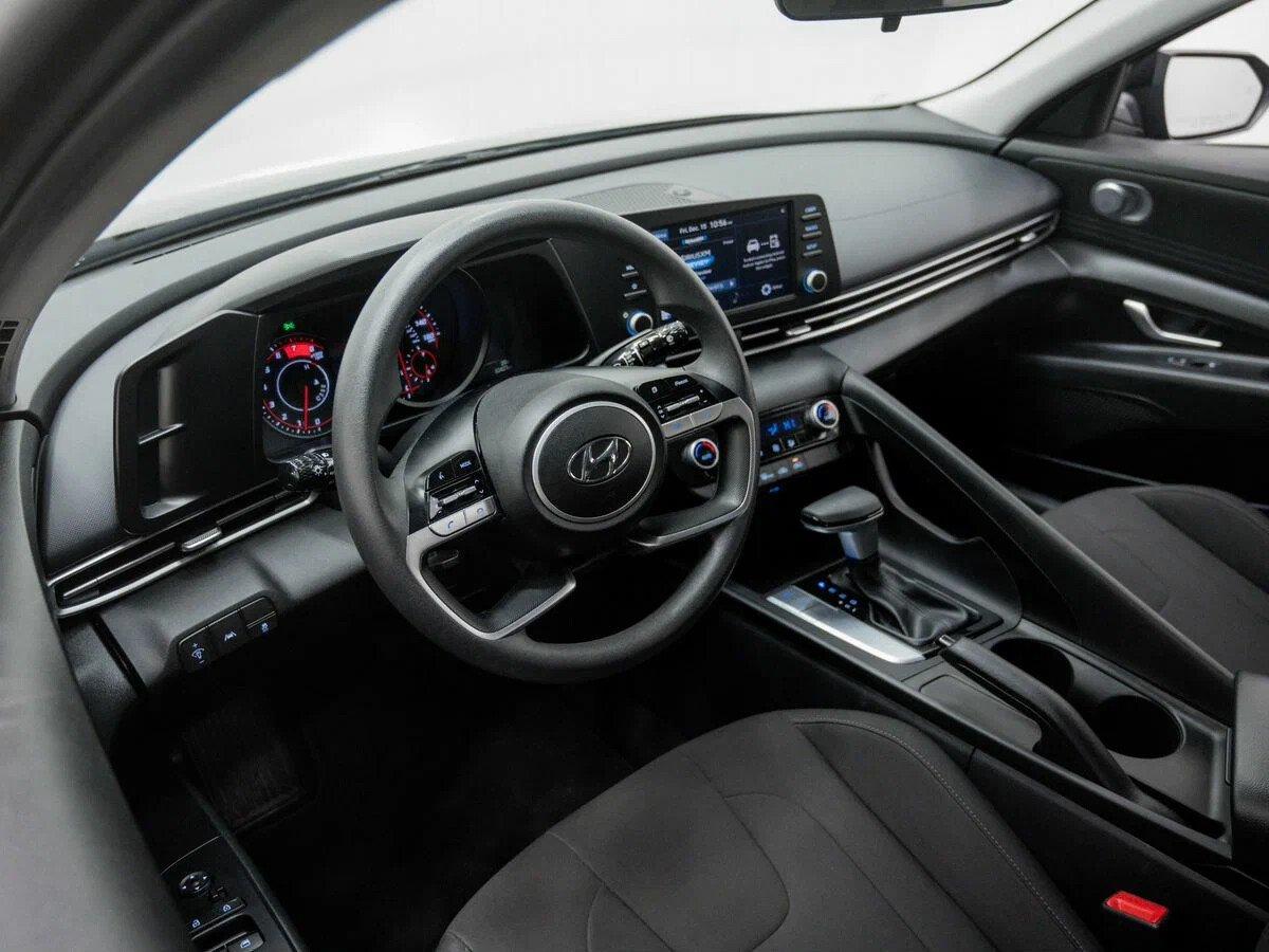Hyundai Elantra 2022, черный