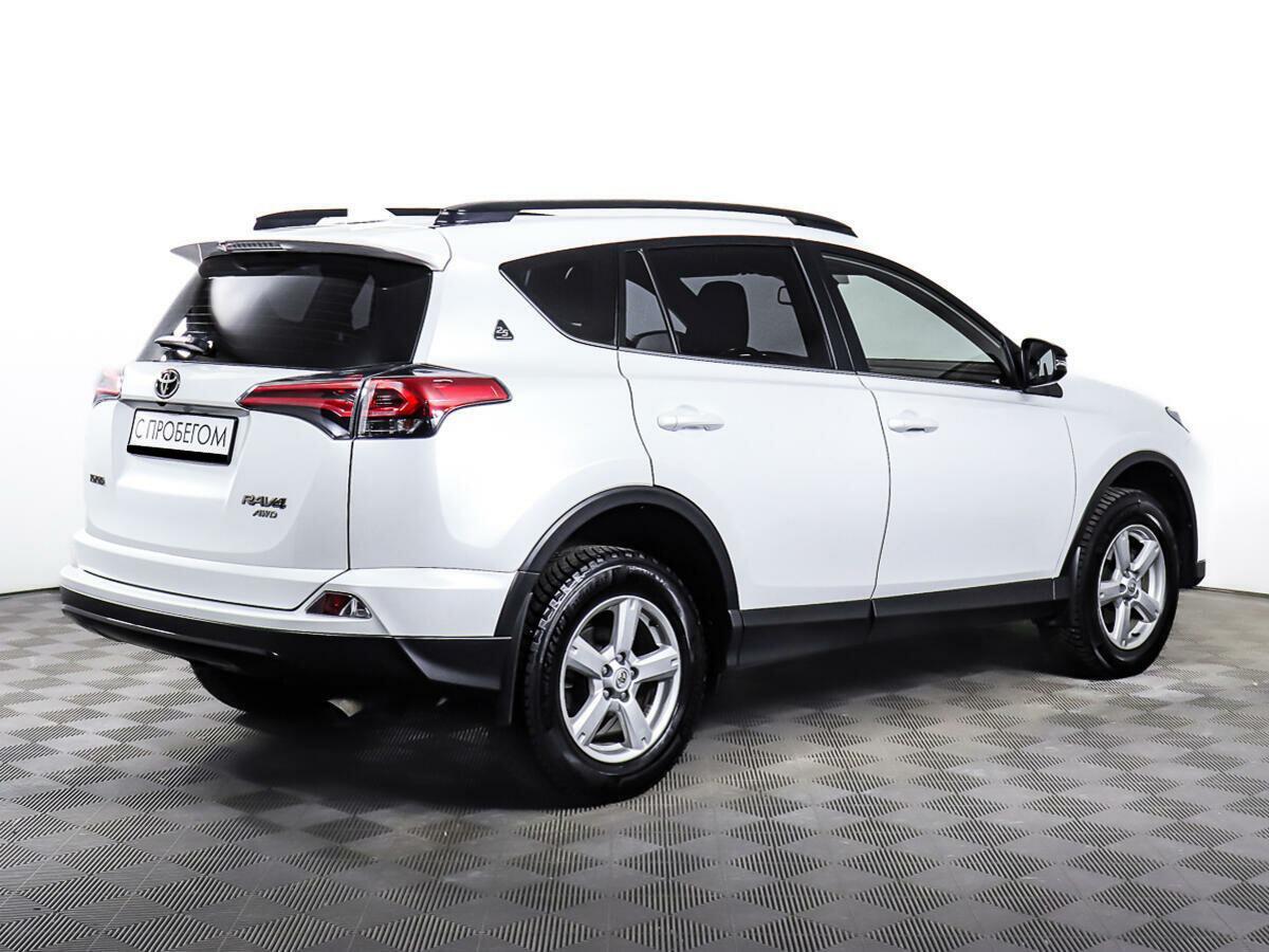 Toyota RAV4 2019, белый