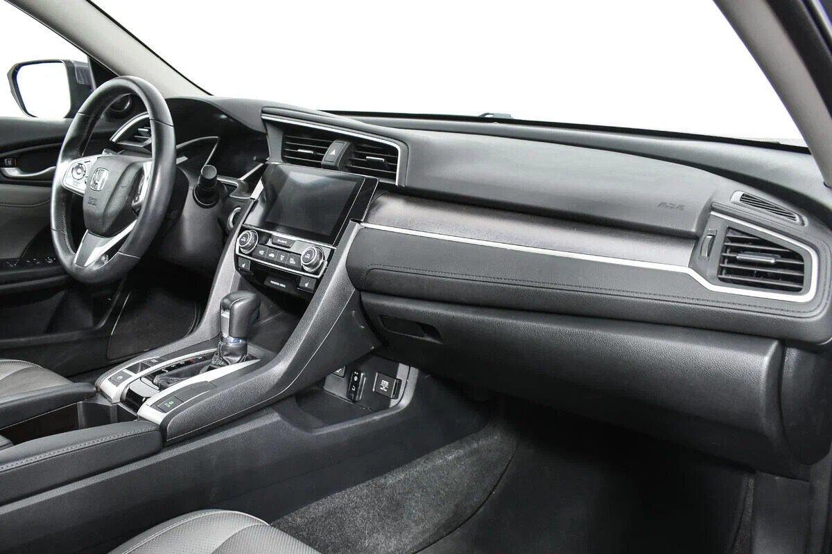 Honda Civic 2018, серый