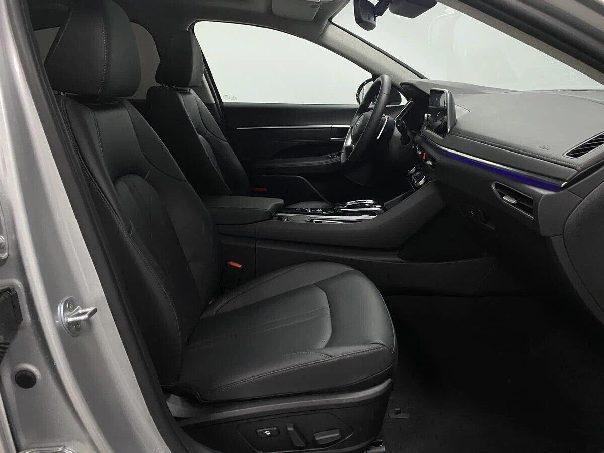 Hyundai Sonata 2022, серебряный