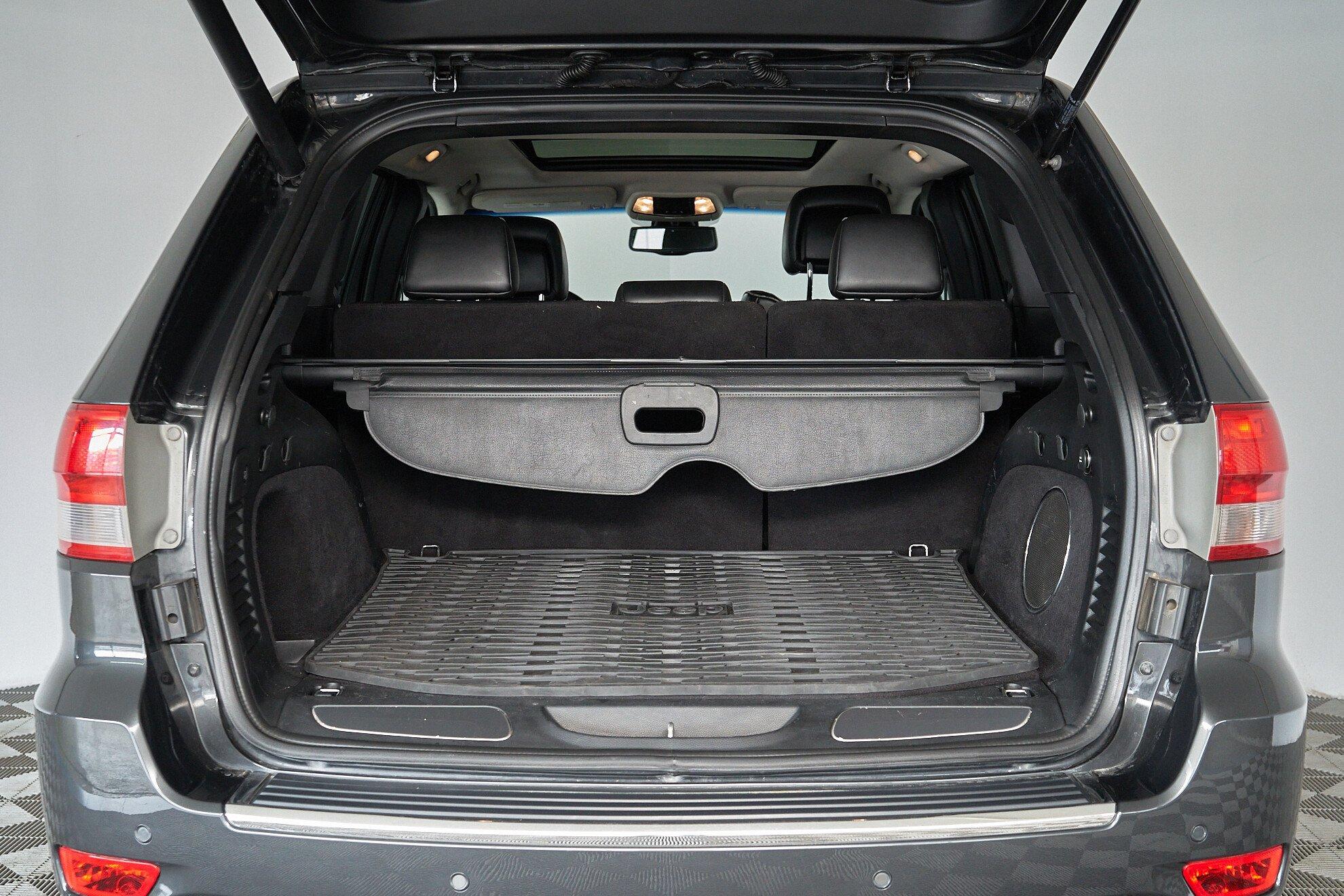 Jeep Grand Cherokee 2011, серый