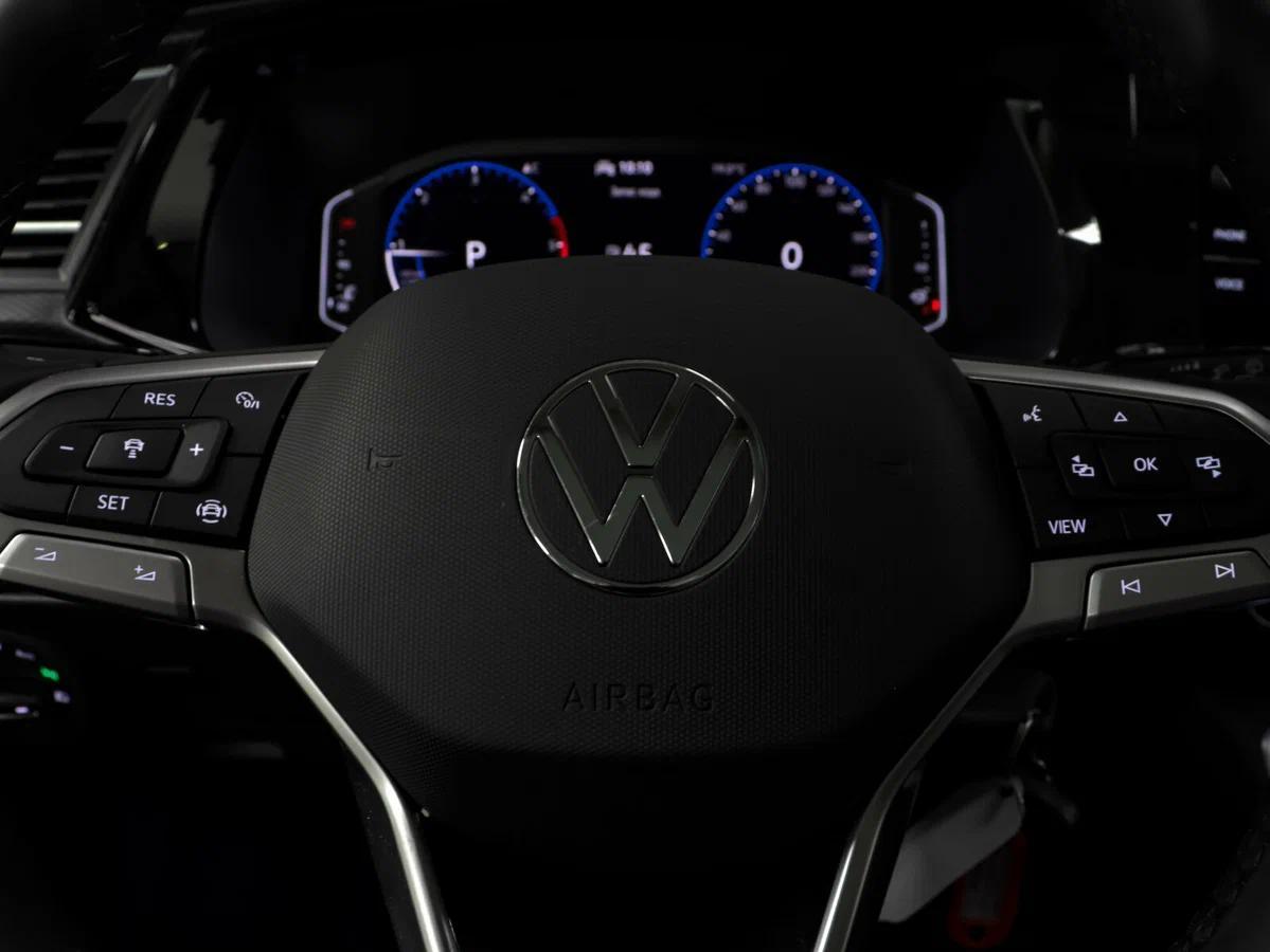 Volkswagen Multivan 2020, серый