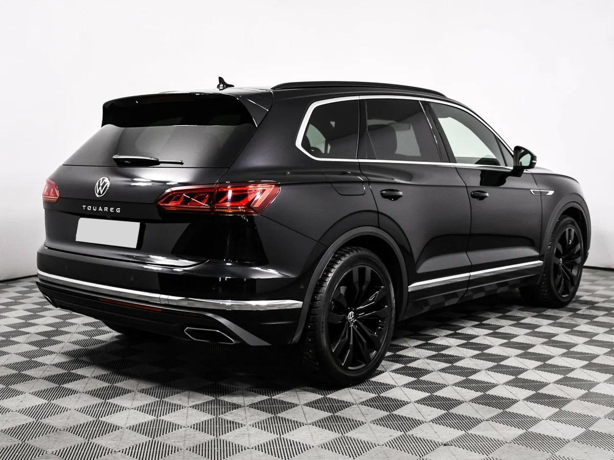 Volkswagen Touareg 2023, черный