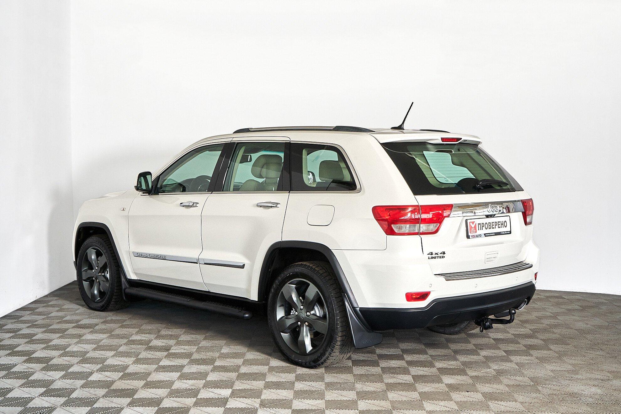 Jeep Grand Cherokee 2010, белый