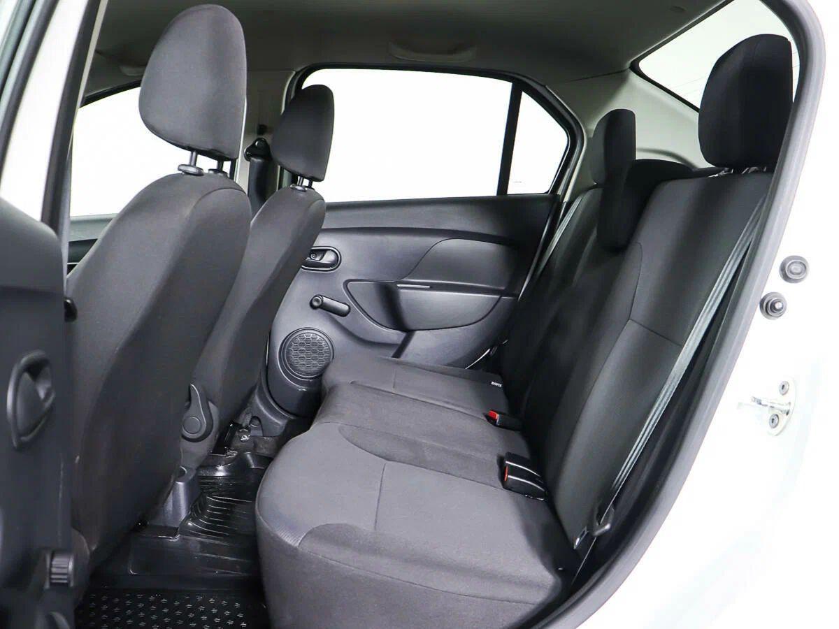 Renault Logan 2019, белый