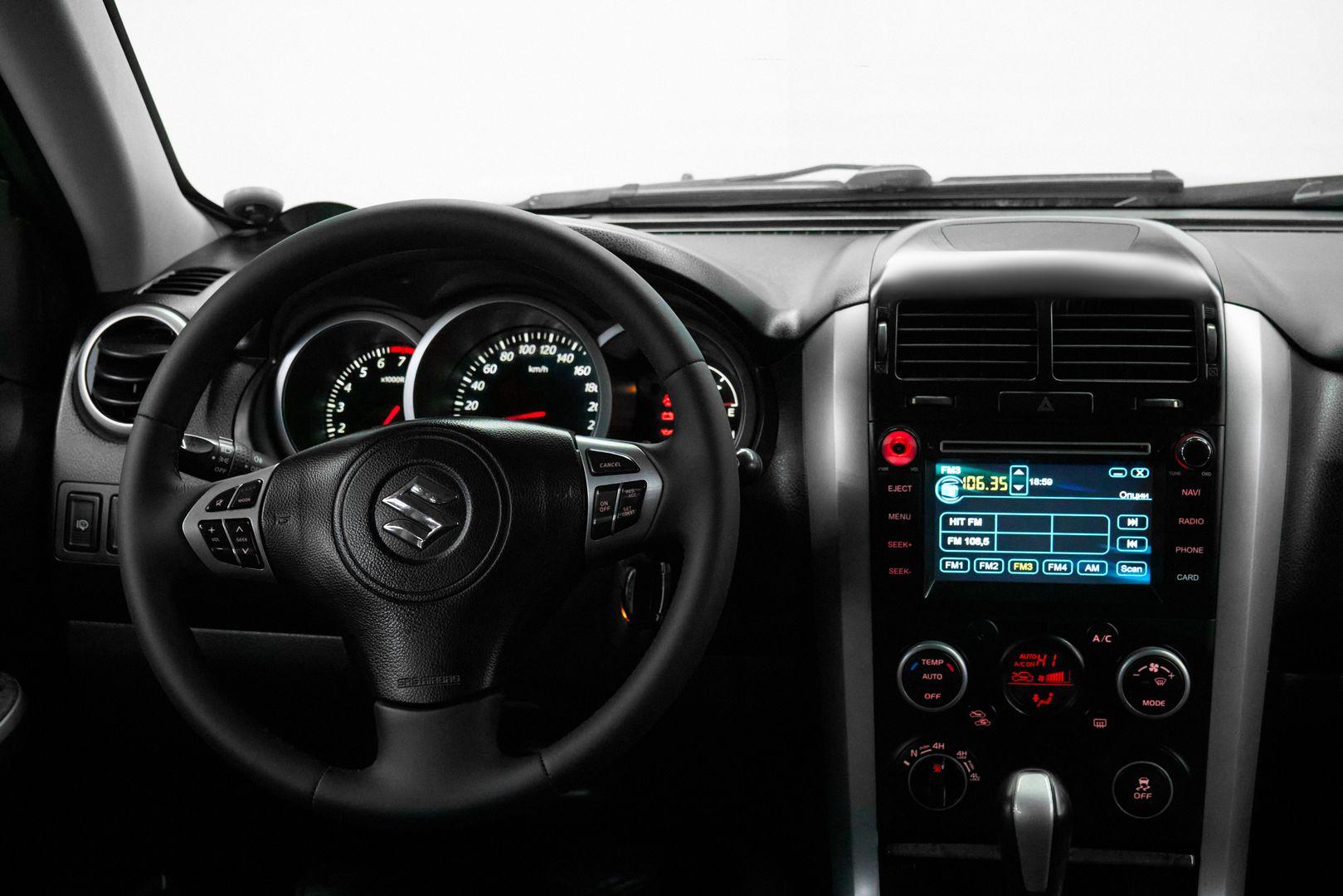 Suzuki Grand Vitara 2011, серый