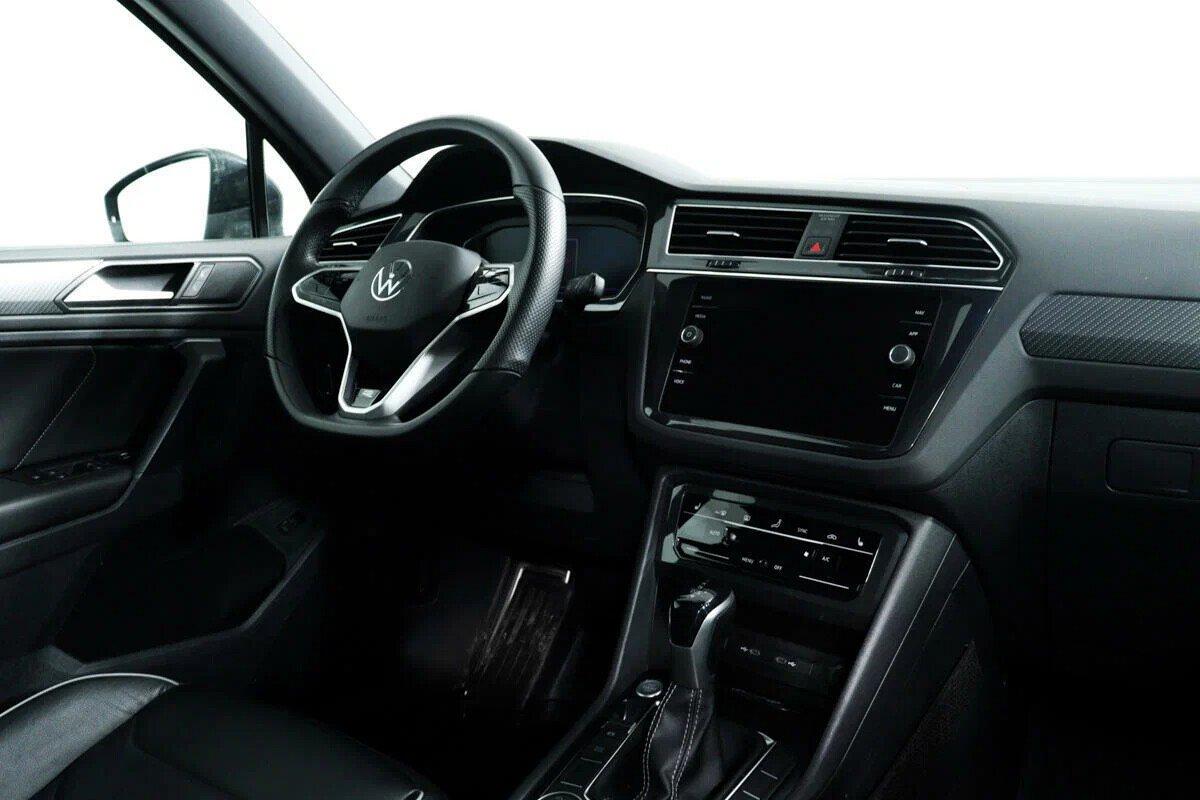 Volkswagen Tiguan 2021, черный