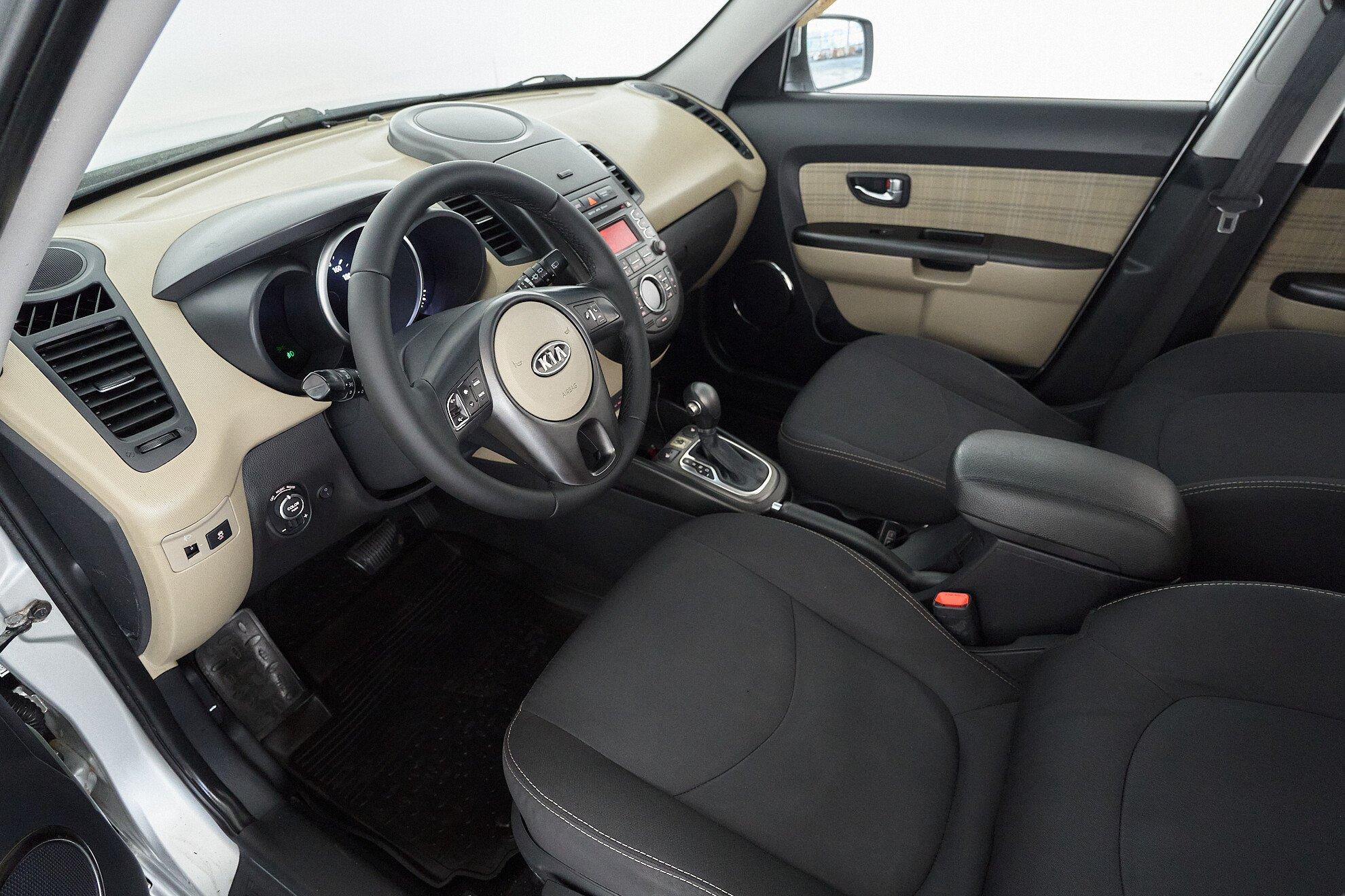 Kia Soul 2012, серебряный