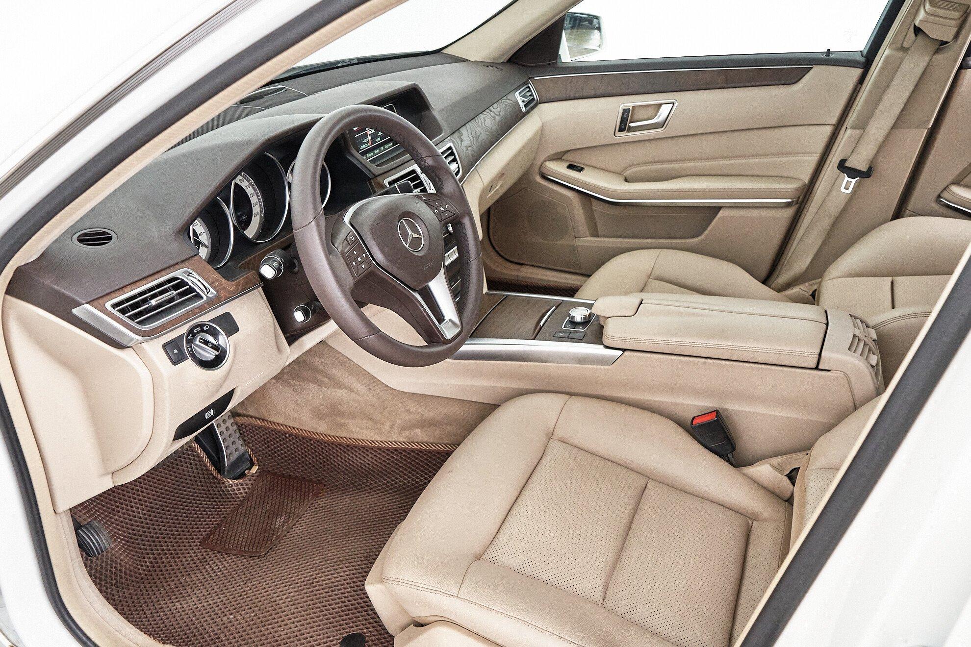 Mercedes-Benz E-Класс 2013, белый