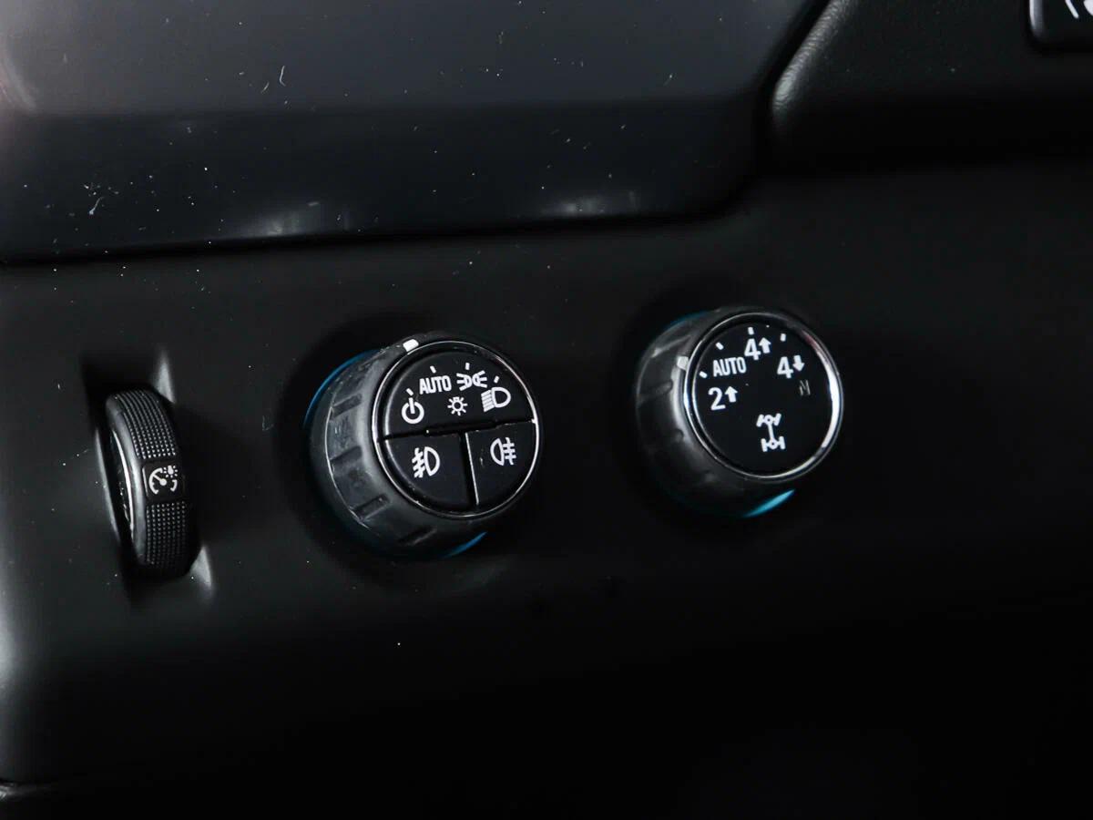 Chevrolet Tahoe 2015, серый