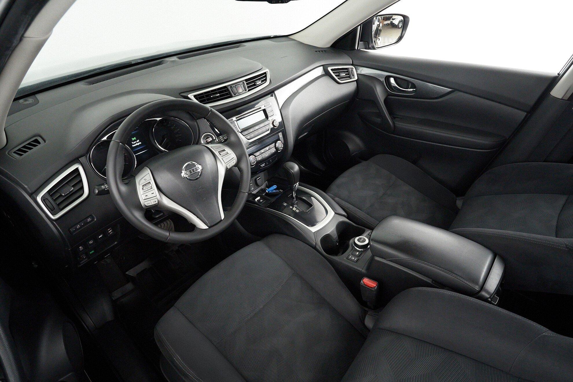 Nissan X-Trail 2015, черный