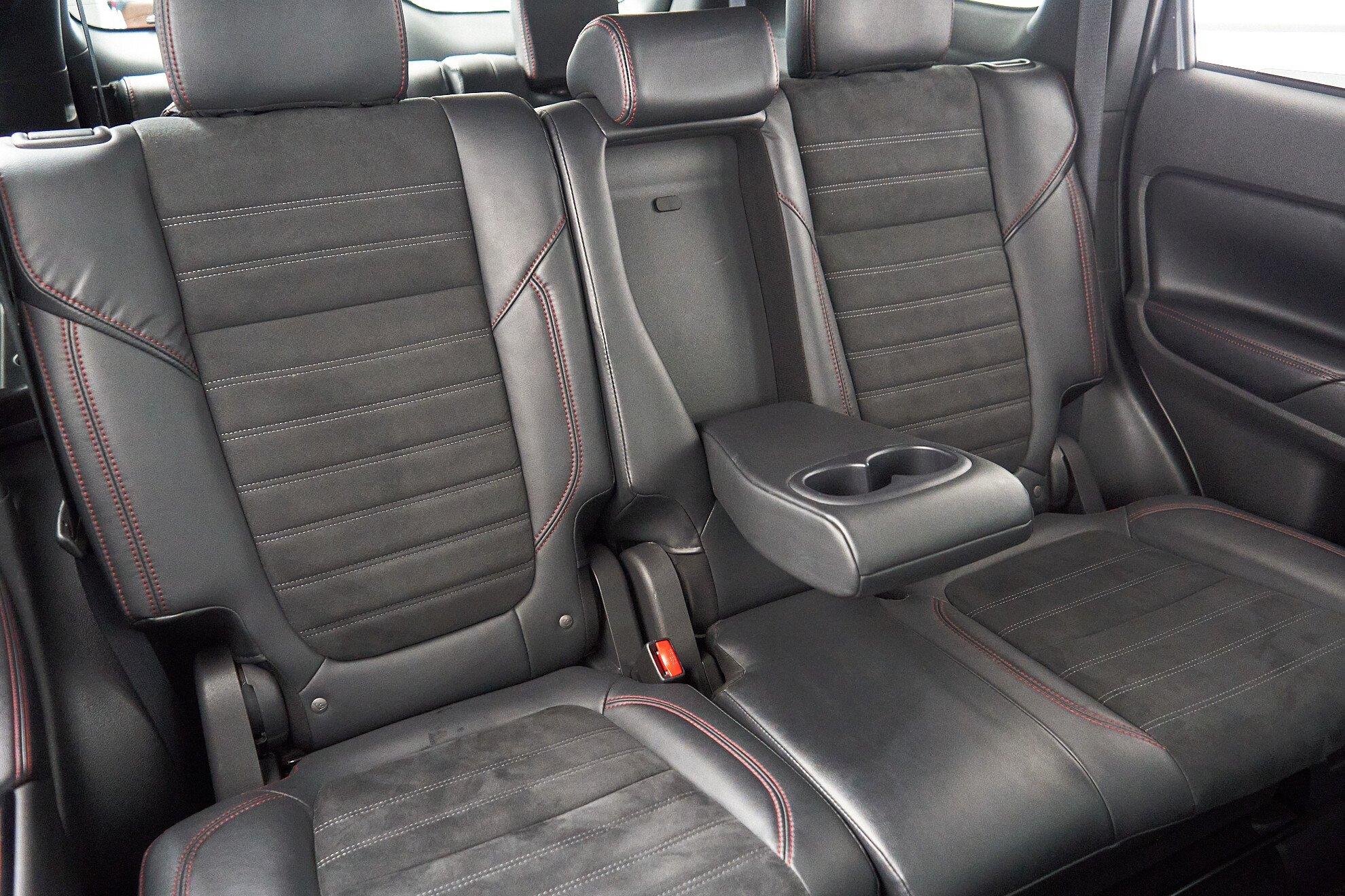 Mitsubishi Outlander 2019, серый