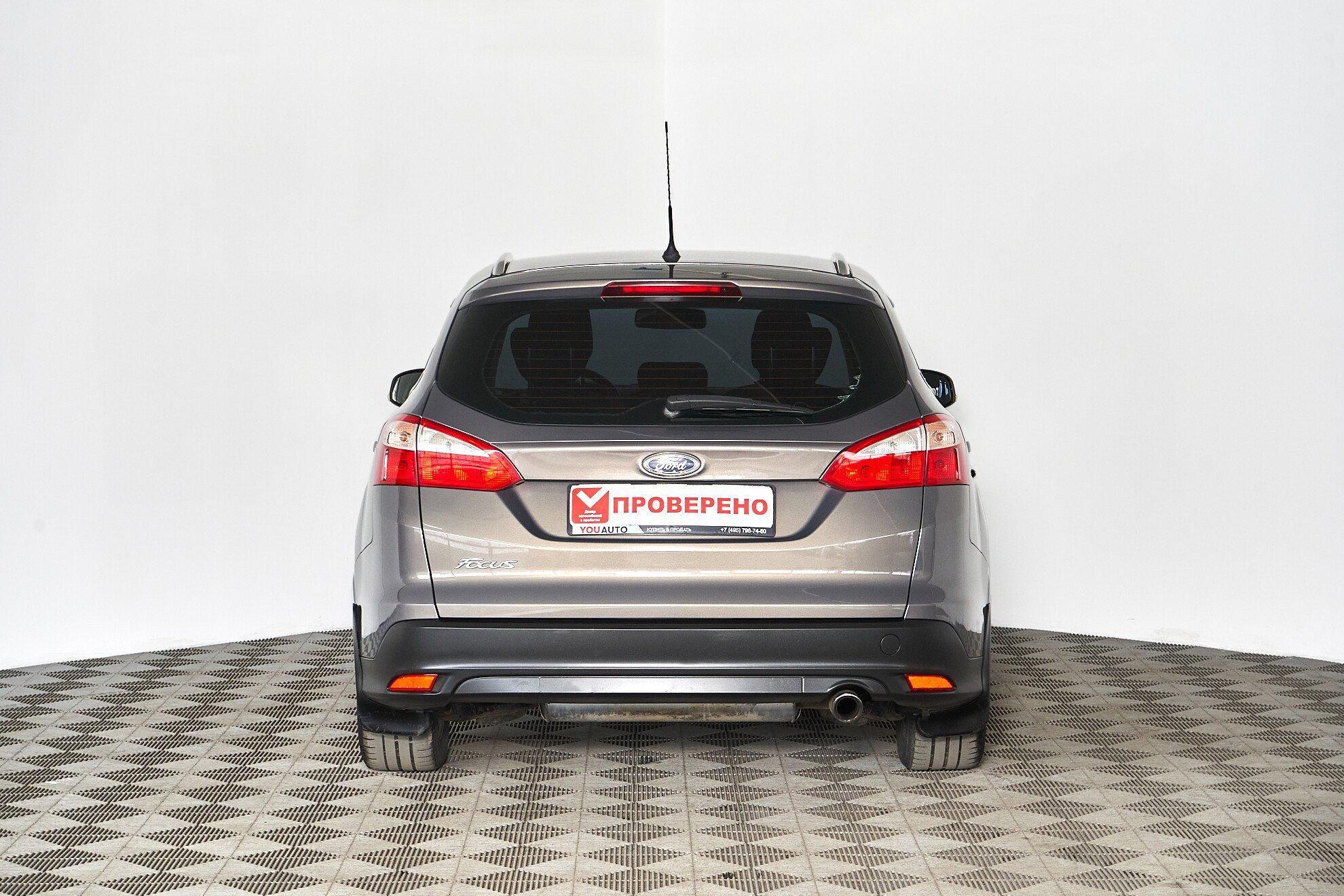 Ford Focus 2014, серый