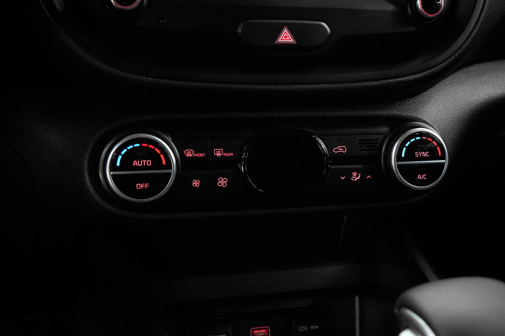 Kia Soul 2019, бежевый