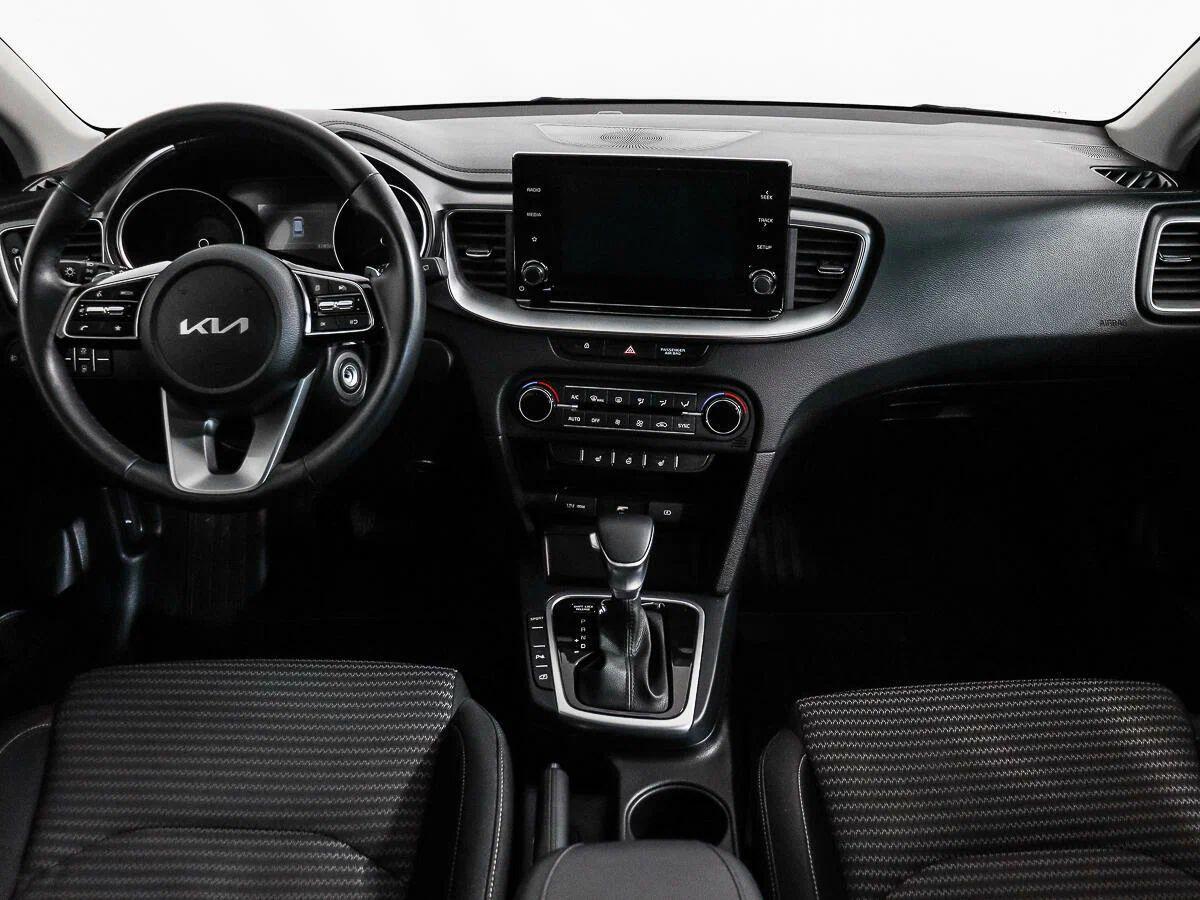 Kia Ceed 2022, серебряный