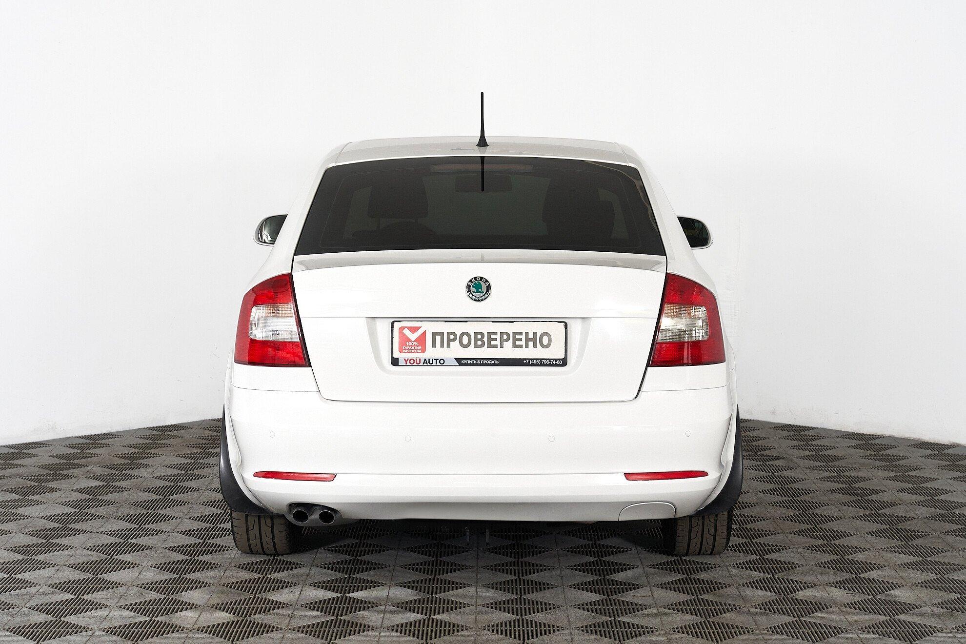 Skoda Octavia 2013, белый