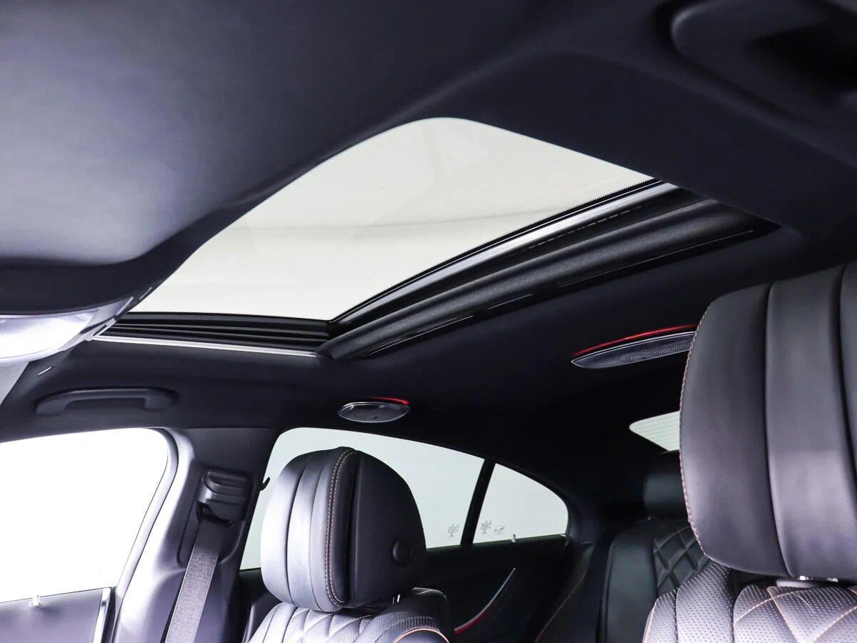 Mercedes-Benz CLS 2019, белый