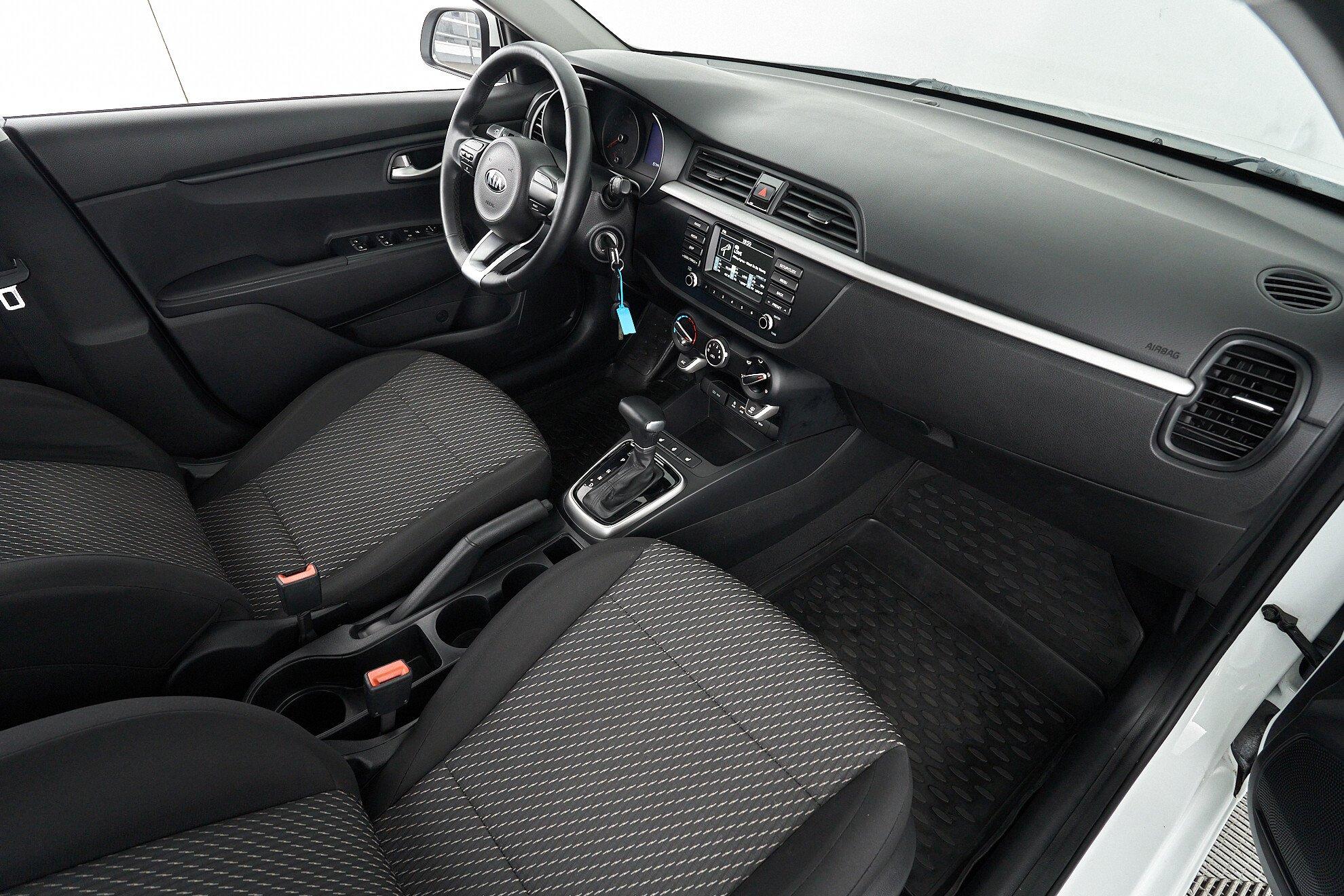 Kia Rio 2019, белый