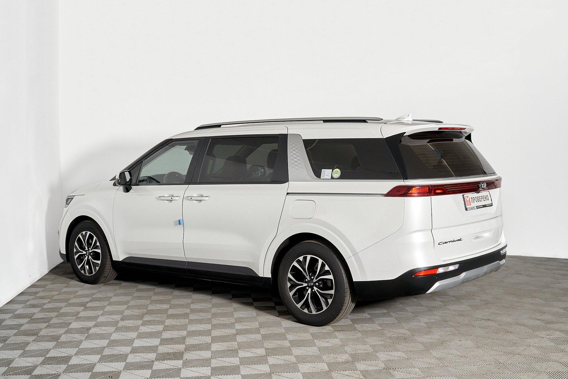Kia Carnival 2021, белый