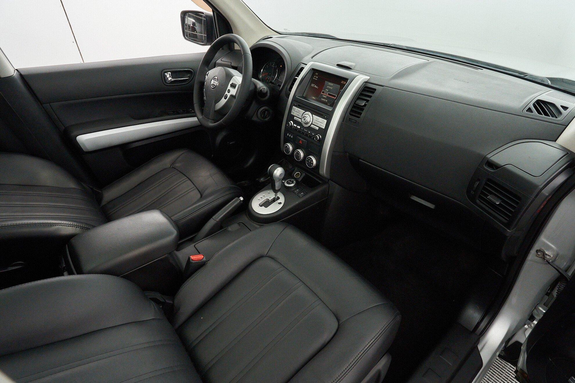 Nissan X-Trail 2014, серебряный