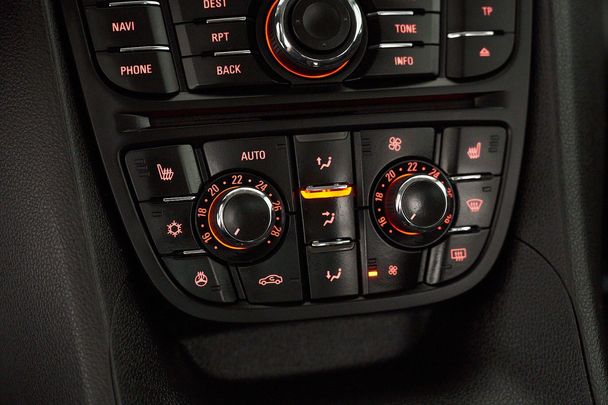 Opel Meriva 2012, белый