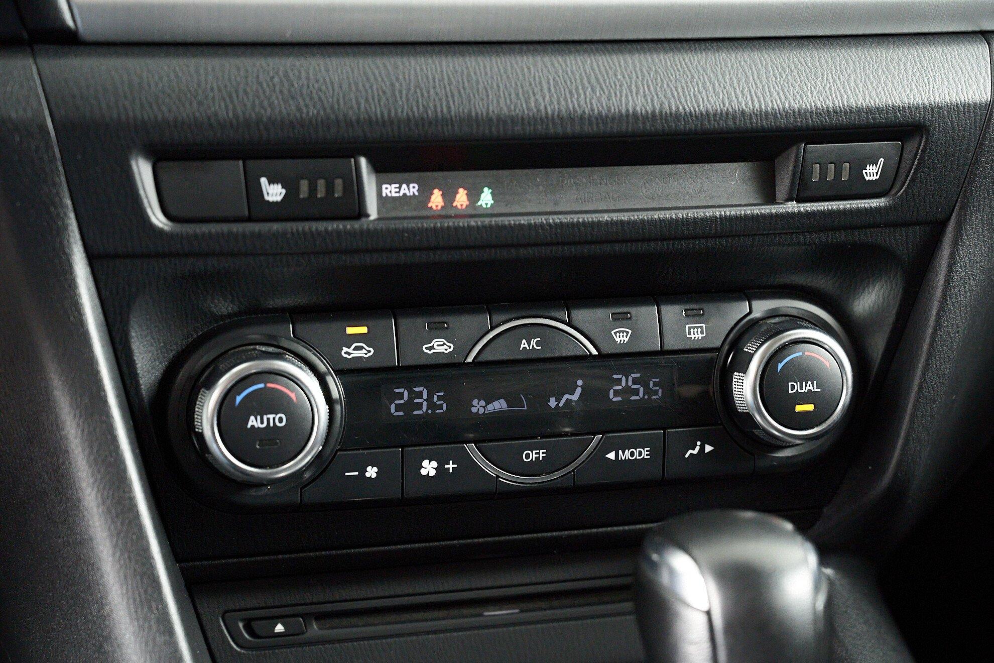 Mazda 3 2014, серый