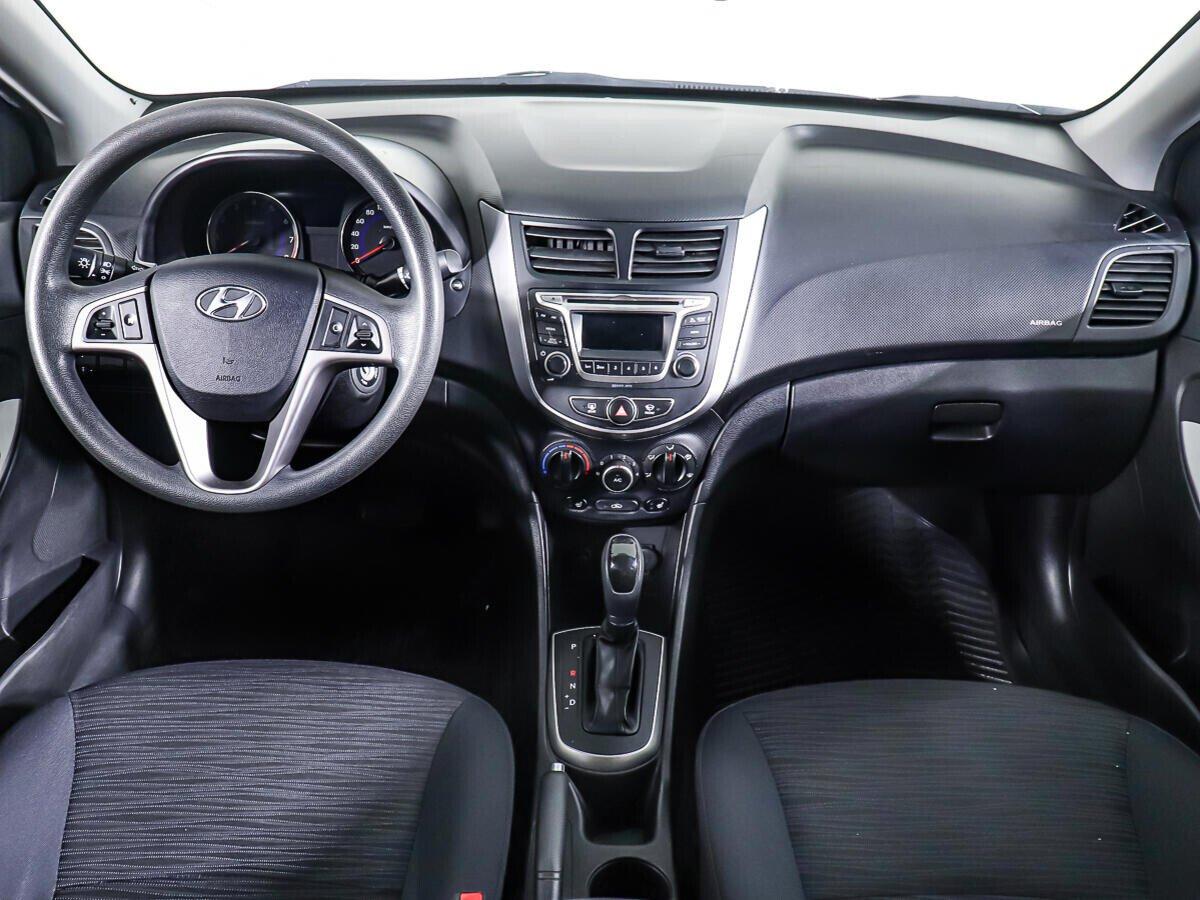 Hyundai Solaris 2016, белый