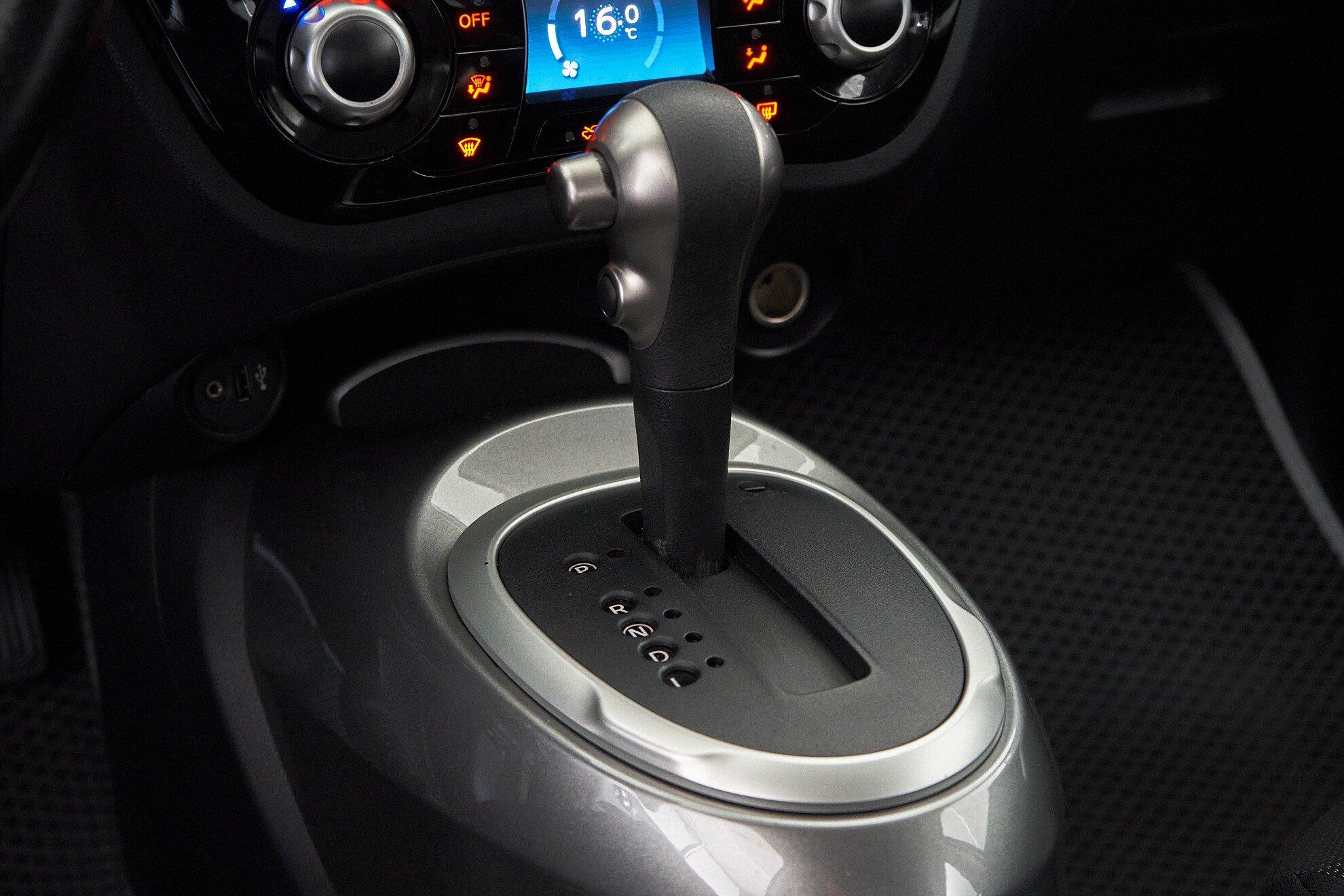 Nissan Juke 2014, белый