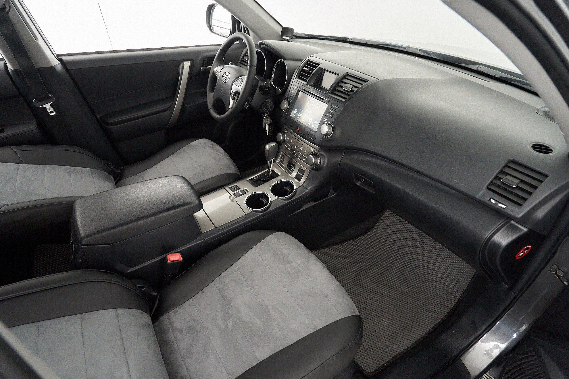 Toyota Highlander 2013, серый