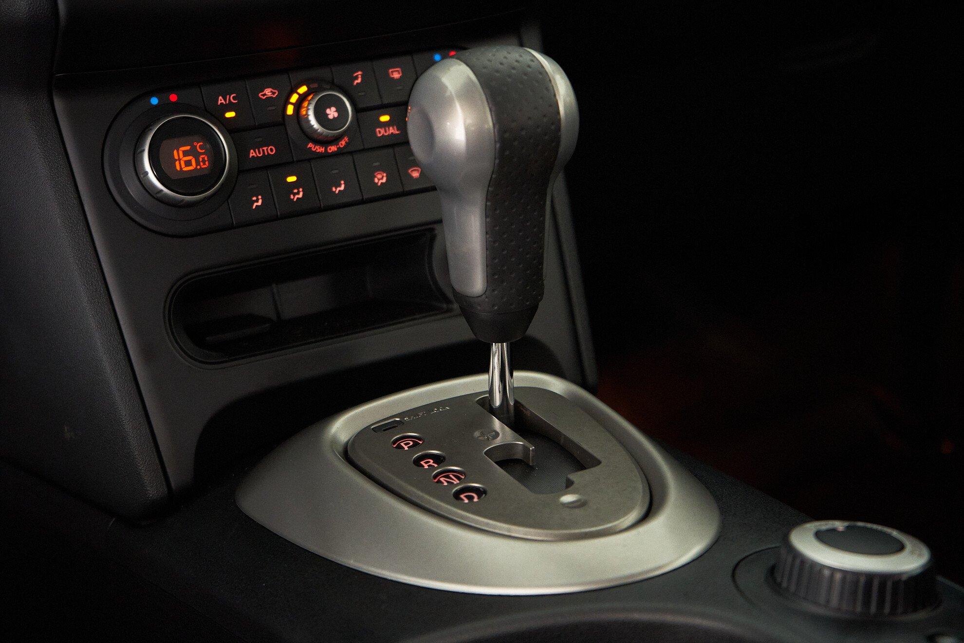 Nissan Qashqai 2011, черный