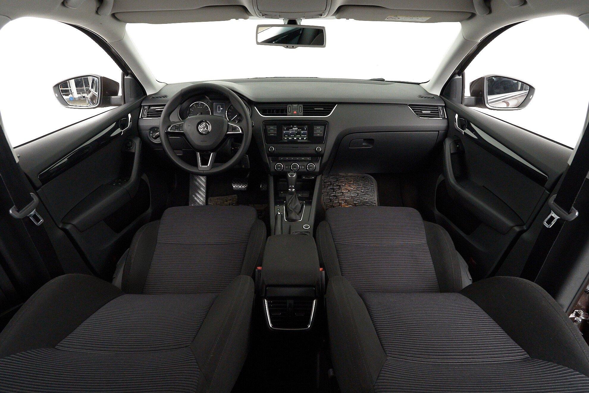 Skoda Octavia 2016, коричневый