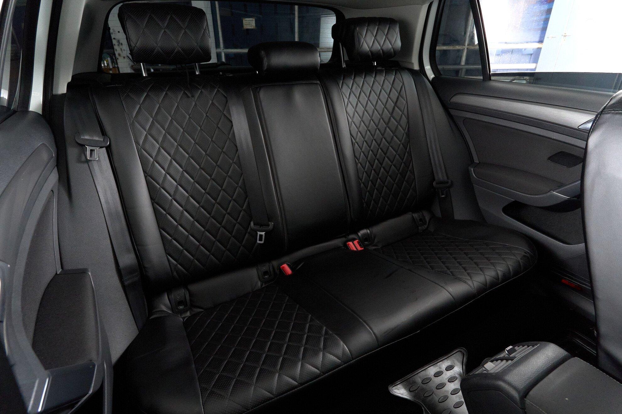 Volkswagen Golf 2013, белый