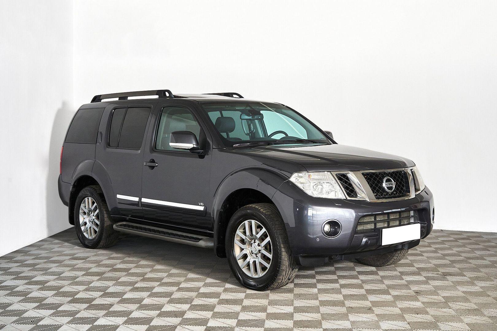 Nissan Pathfinder 2013, серый