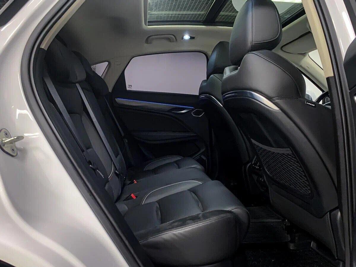 Geely Tugella 2021, белый