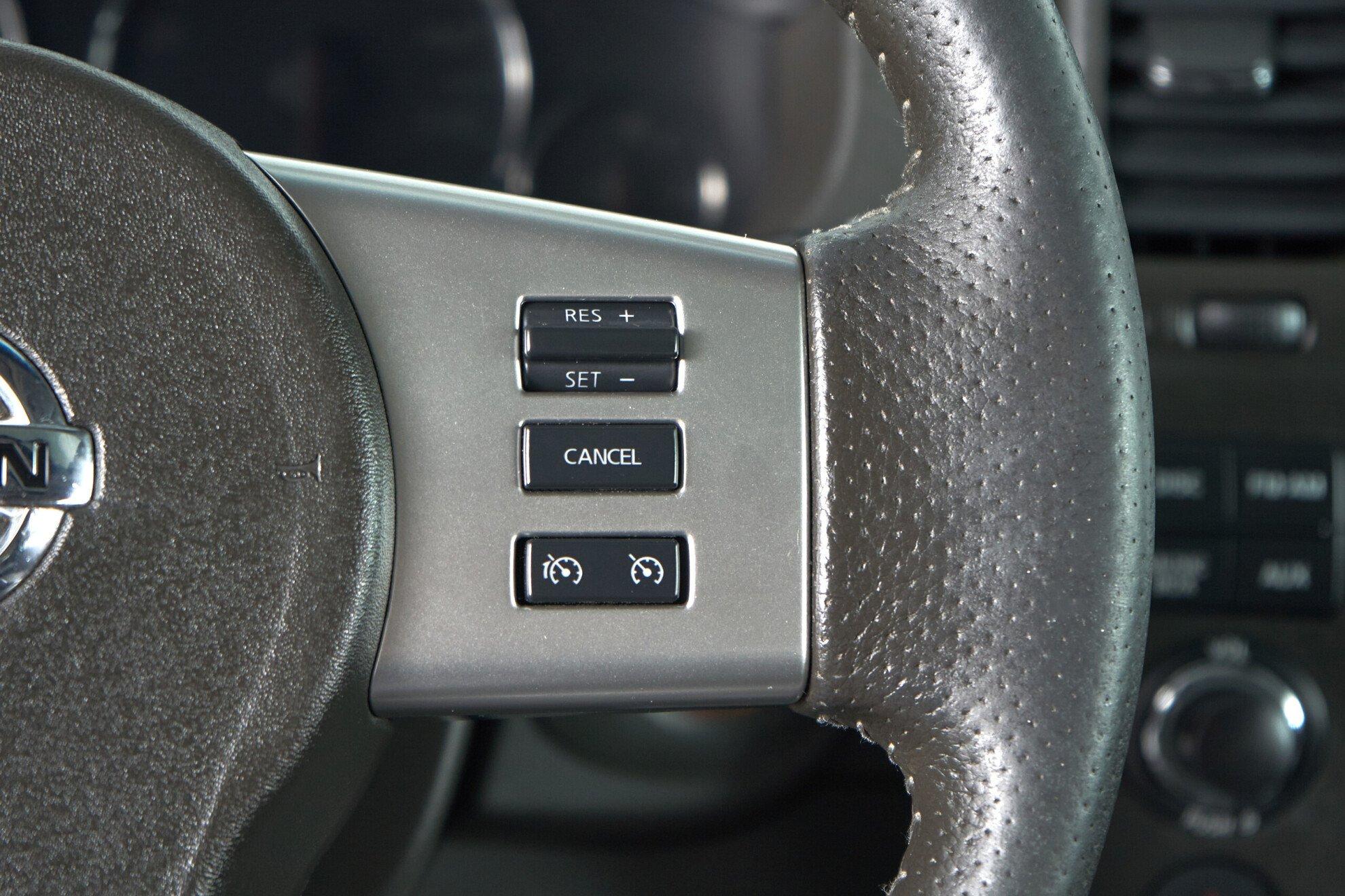 Nissan Pathfinder 2013, синий
