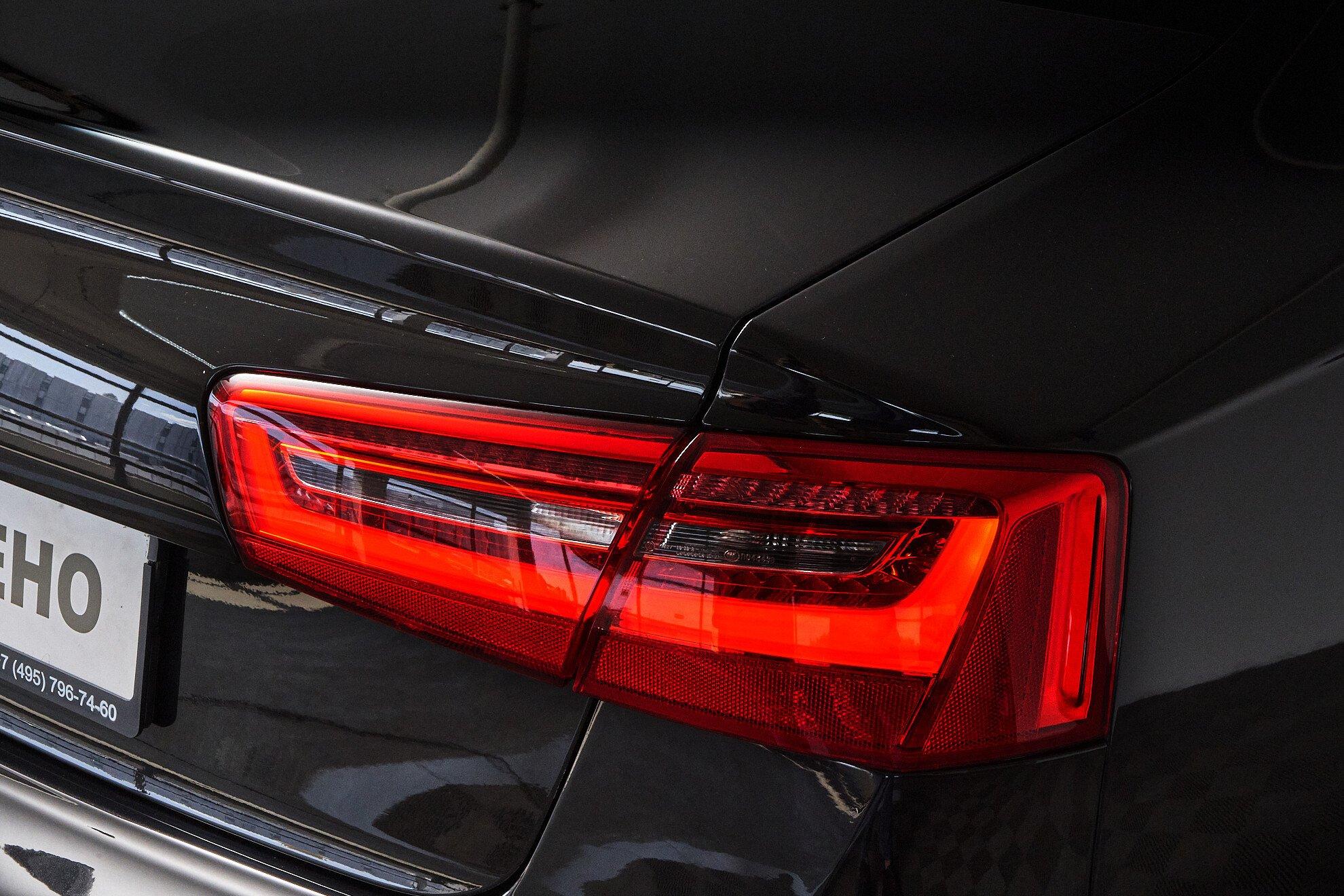 Audi A6 2012, черный