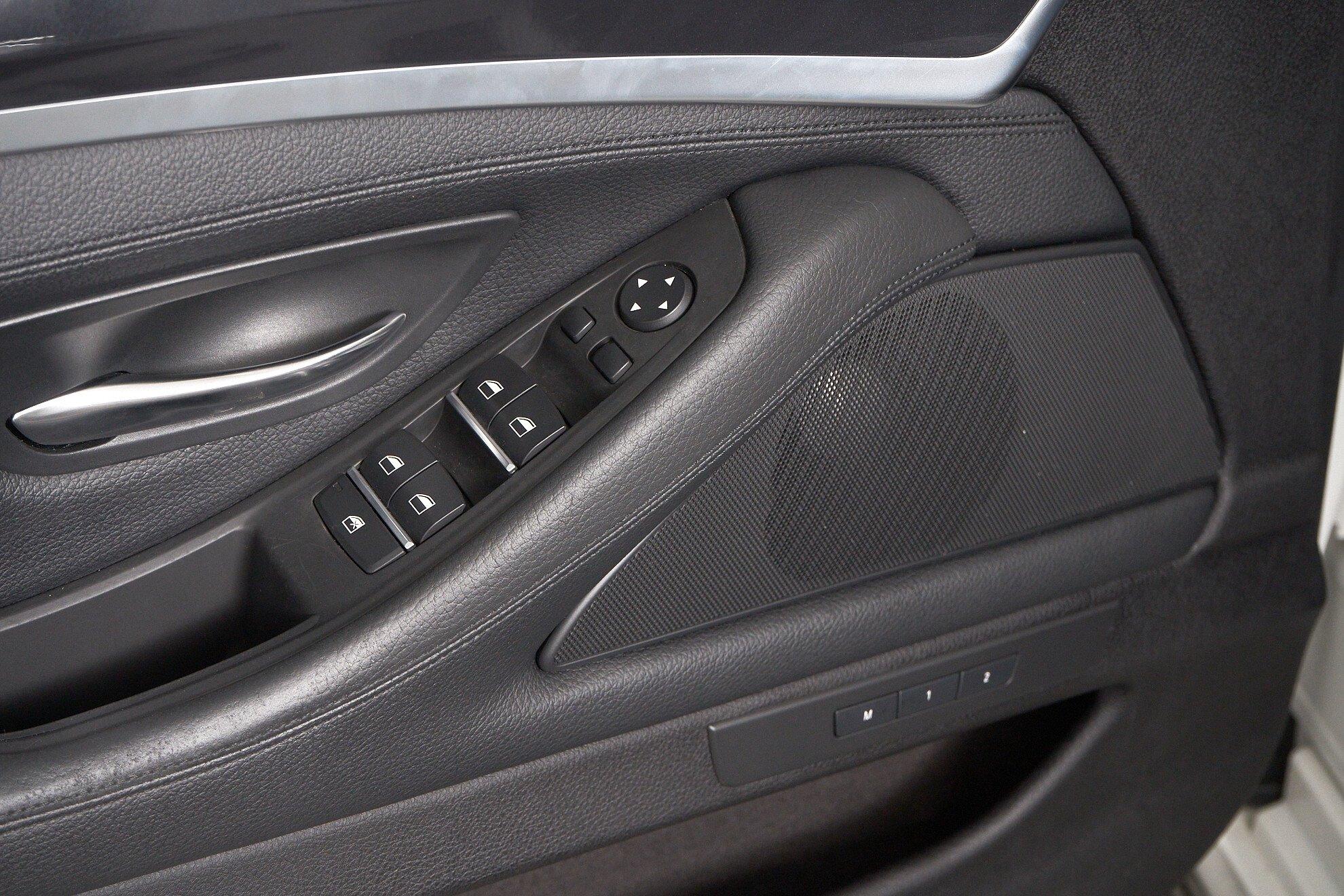 BMW 5 серии 2013, белый