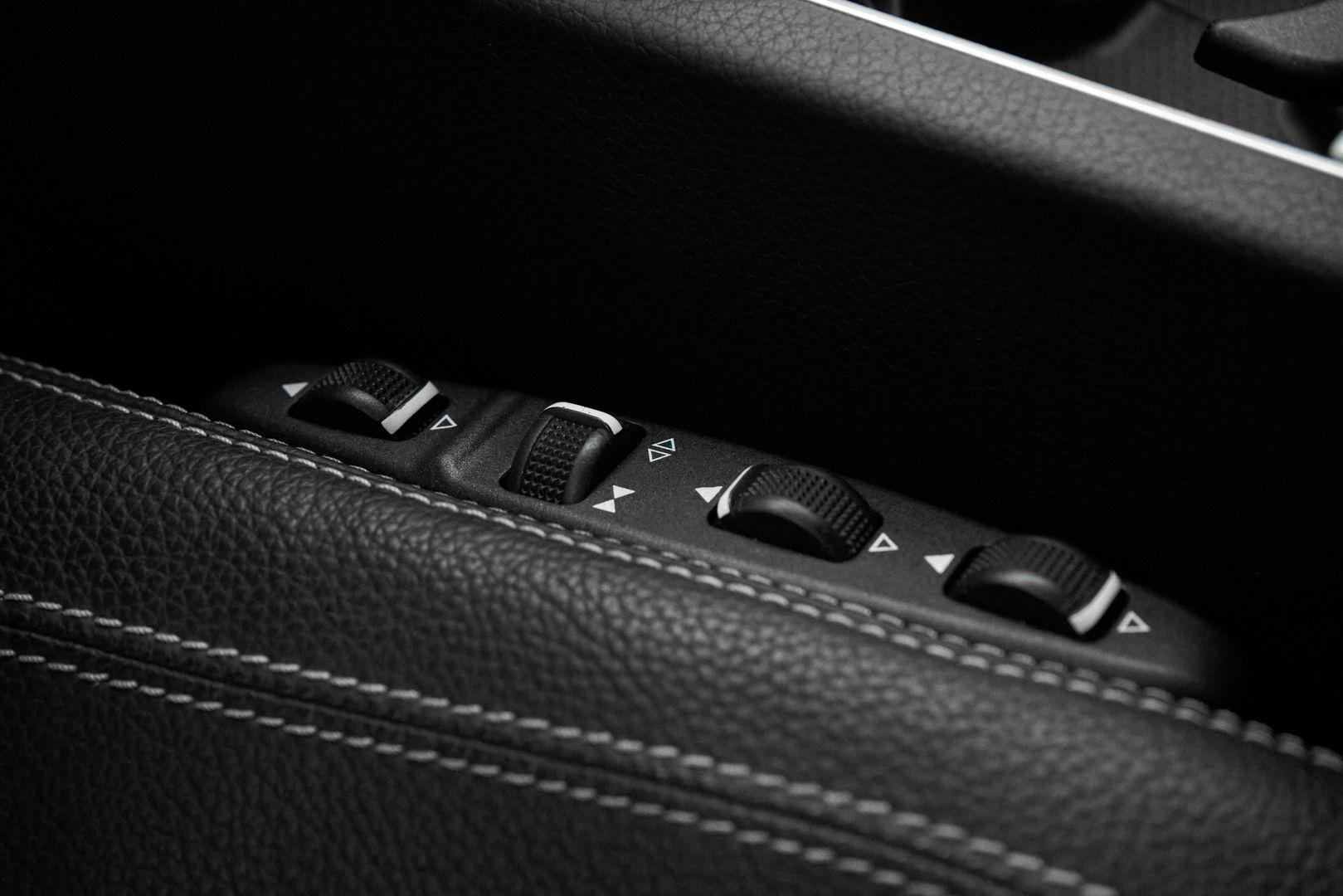 Mercedes-Benz E-Класс 2013, белый
