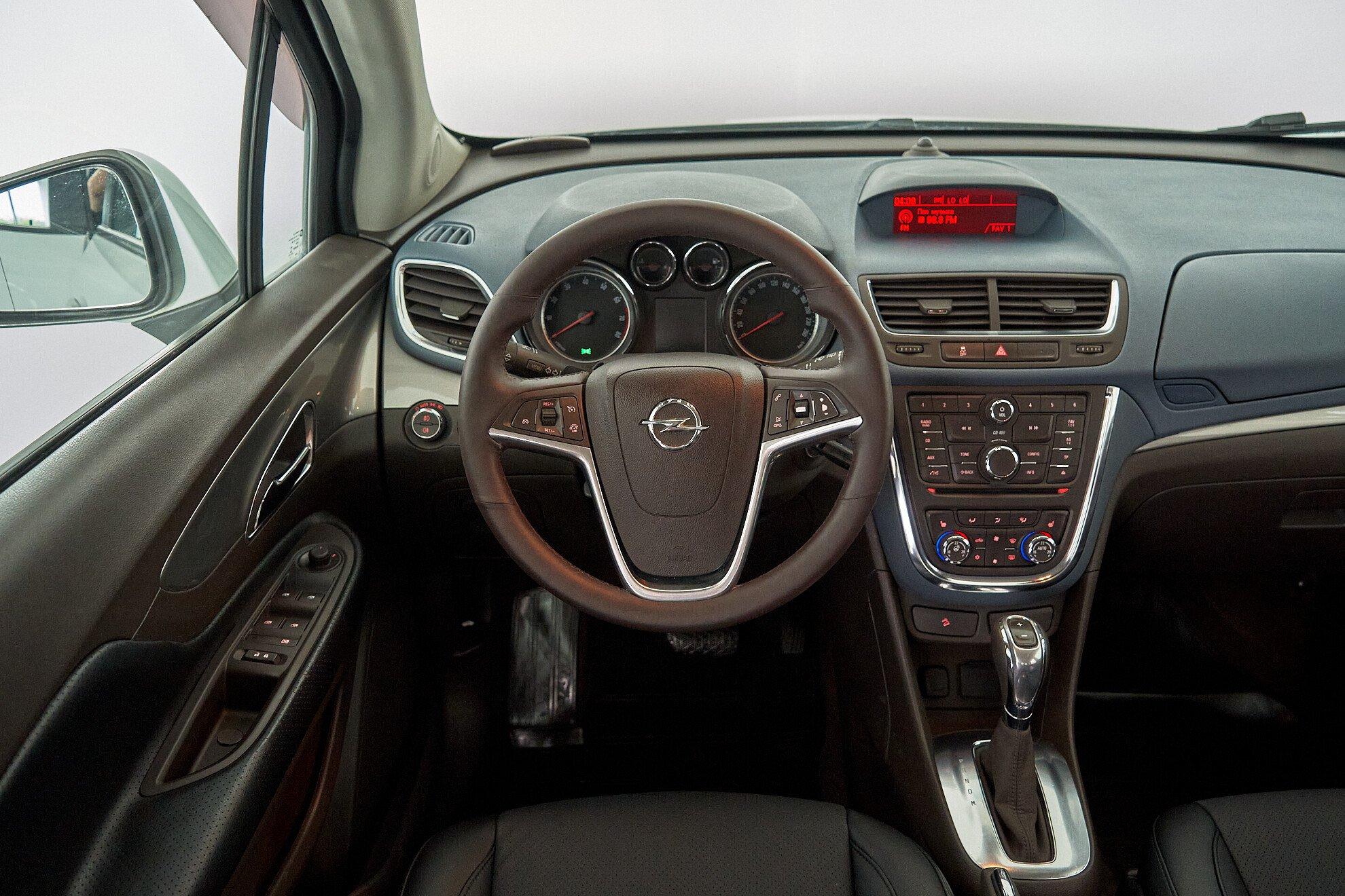 Opel Mokka 2013, белый