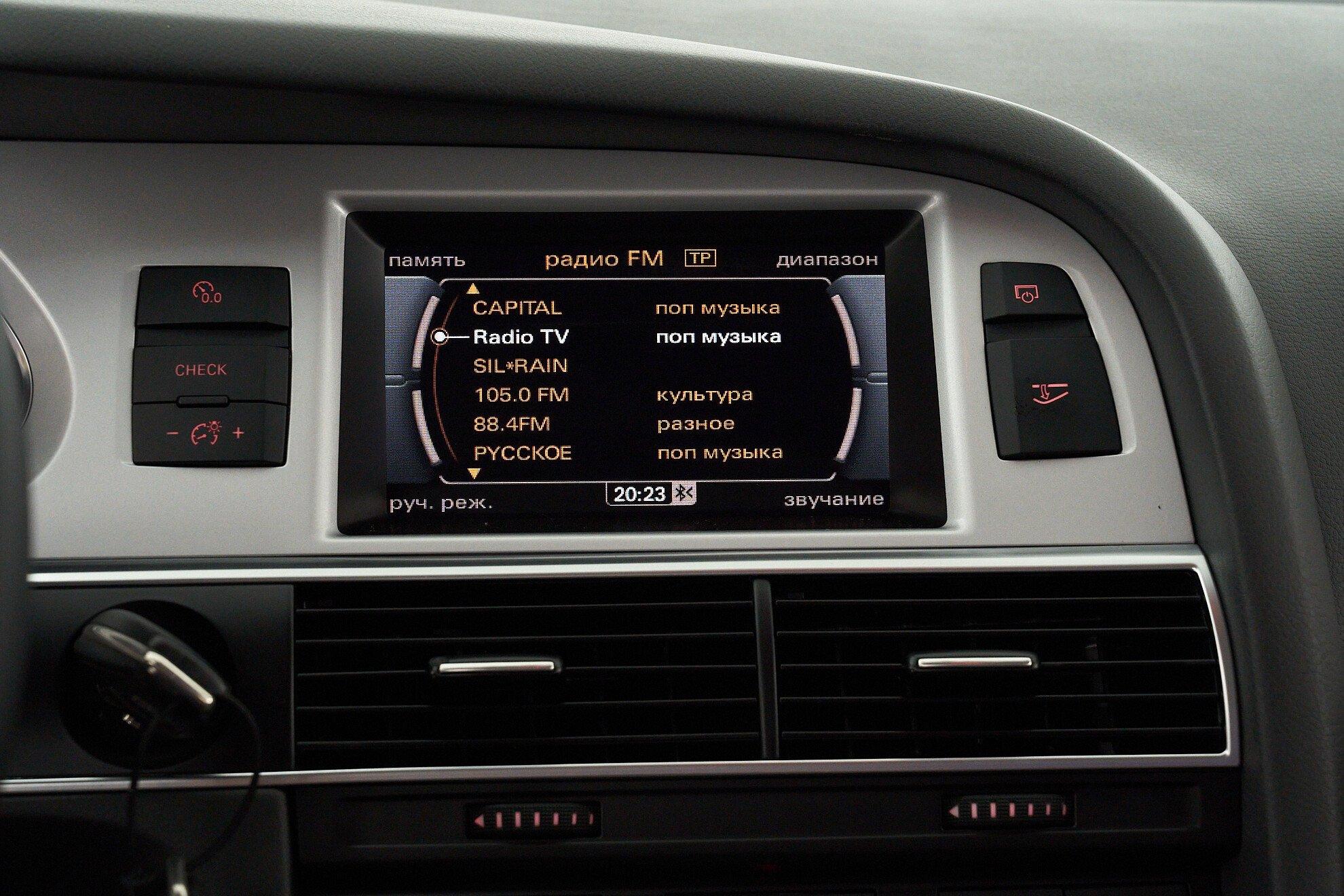 Audi A6 2010, черный