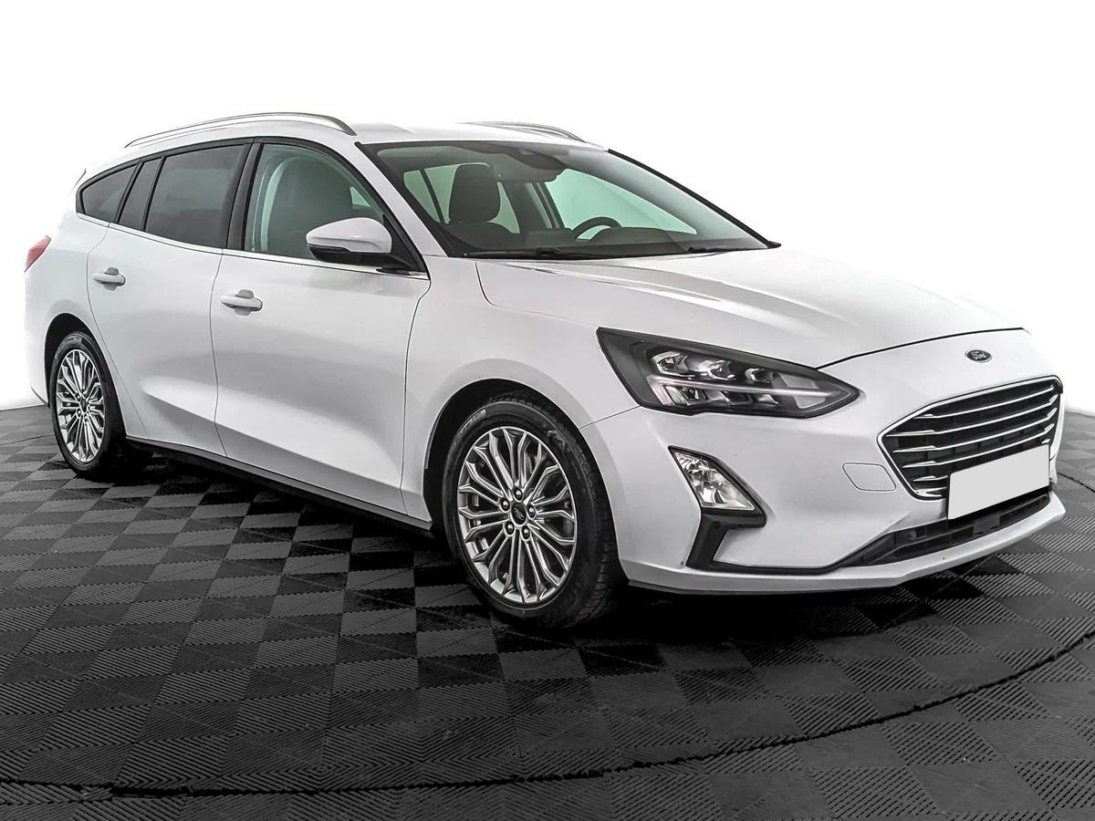Ford Focus 2021, белый